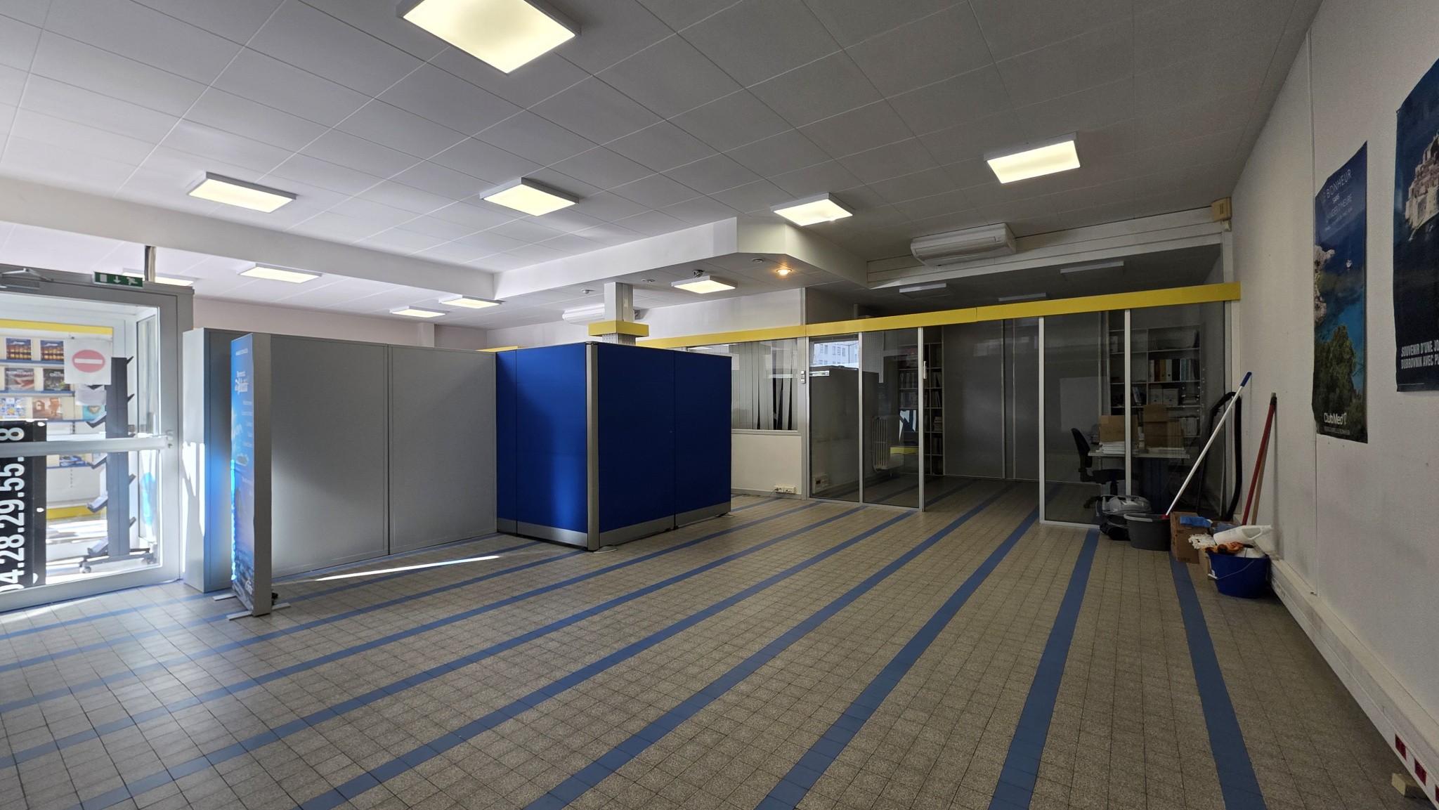Local commercial avec cave et 3 garages — photo 4