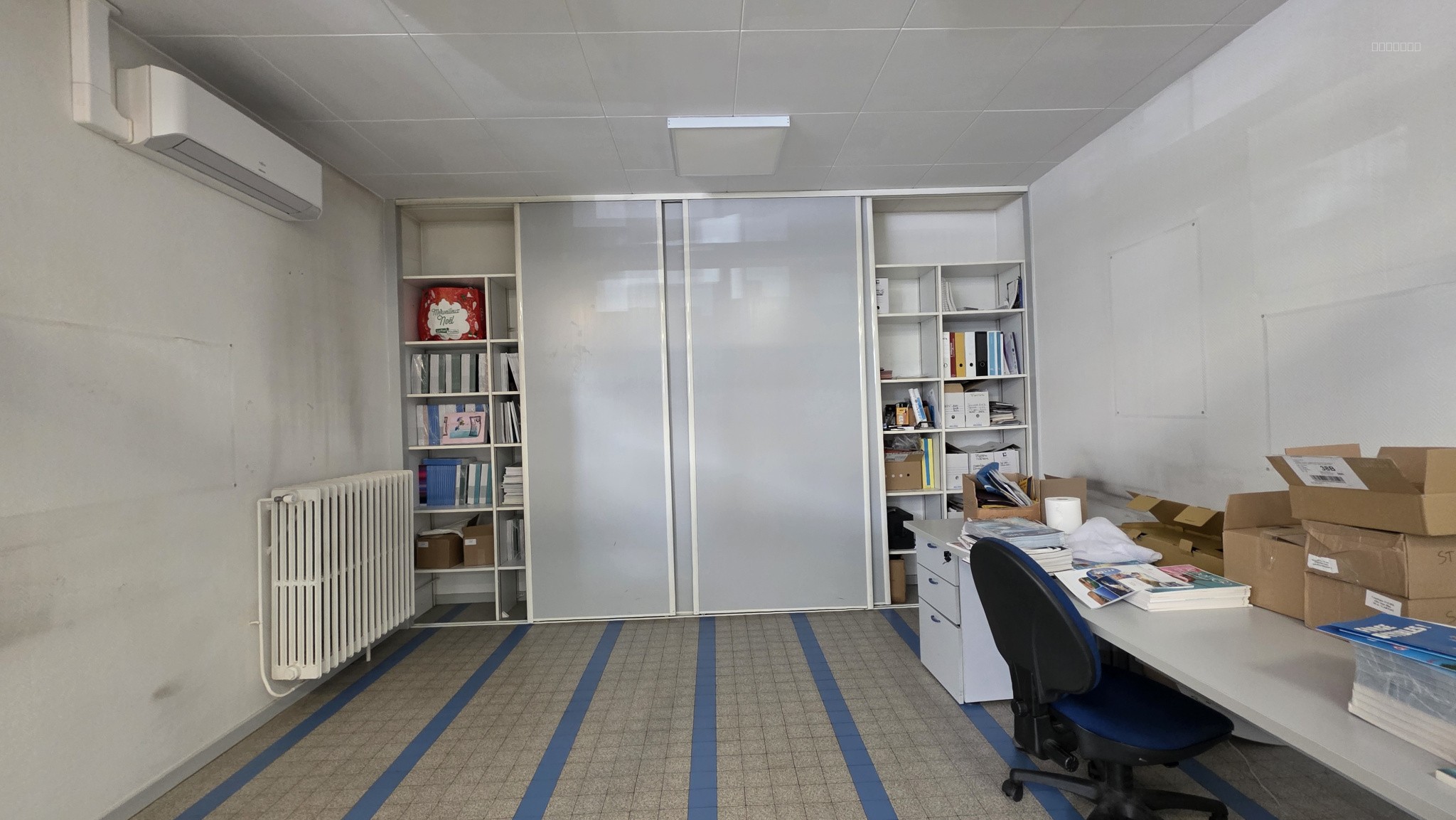 Local commercial avec cave et 3 garages — photo 7