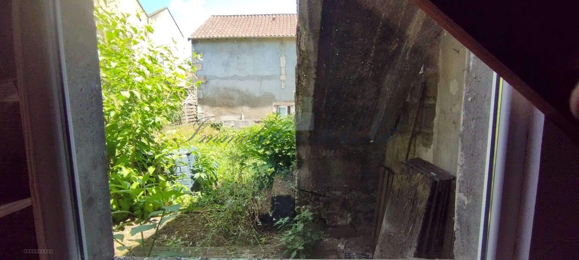 ENSEMBLE IMMOBILIER DE 285 M2 AVEC JARDIN - — photo 12