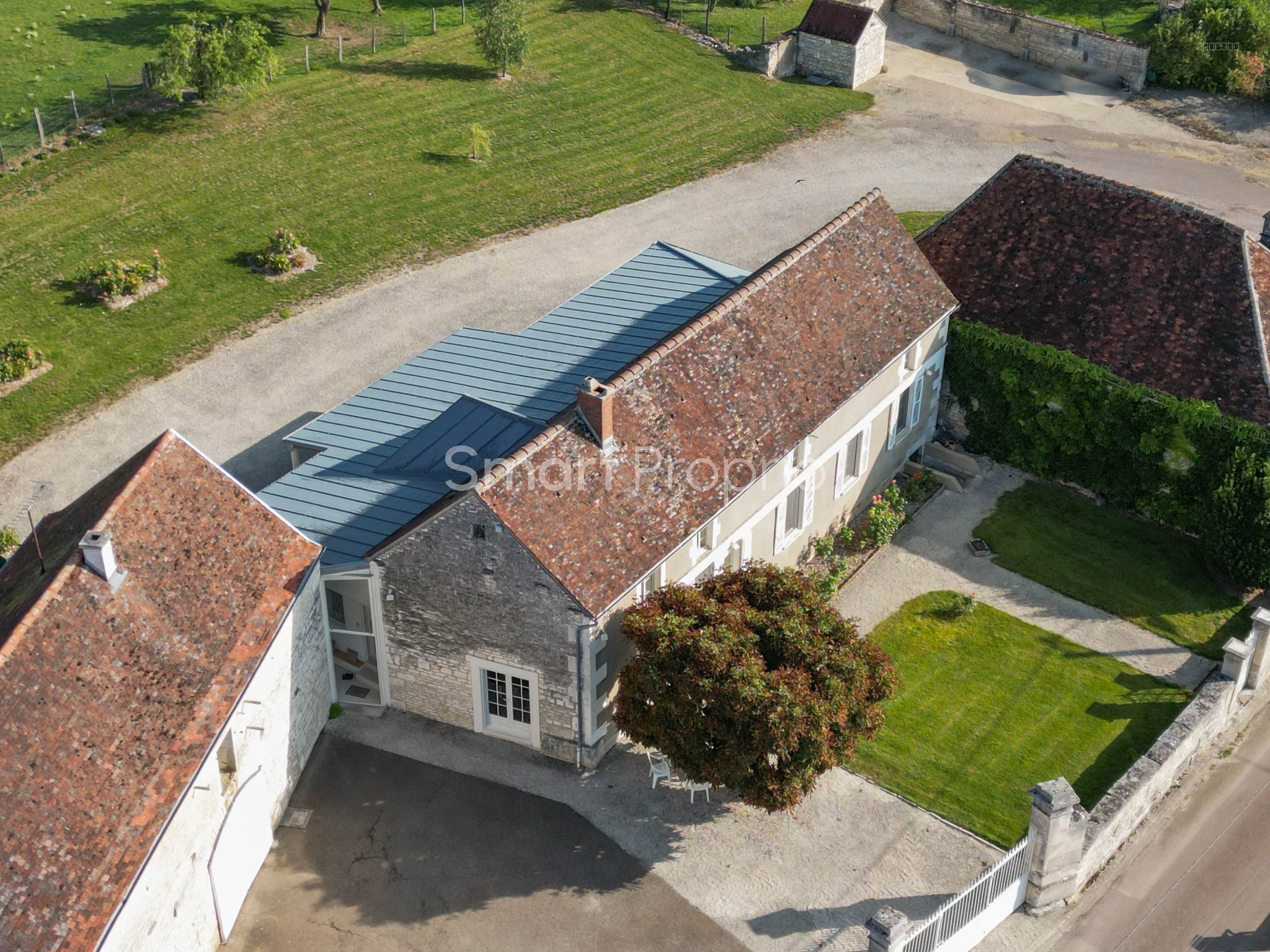 Bien immobilier à vendre à Chablis, 267 m², 12 pièces – photo 3 sur 20