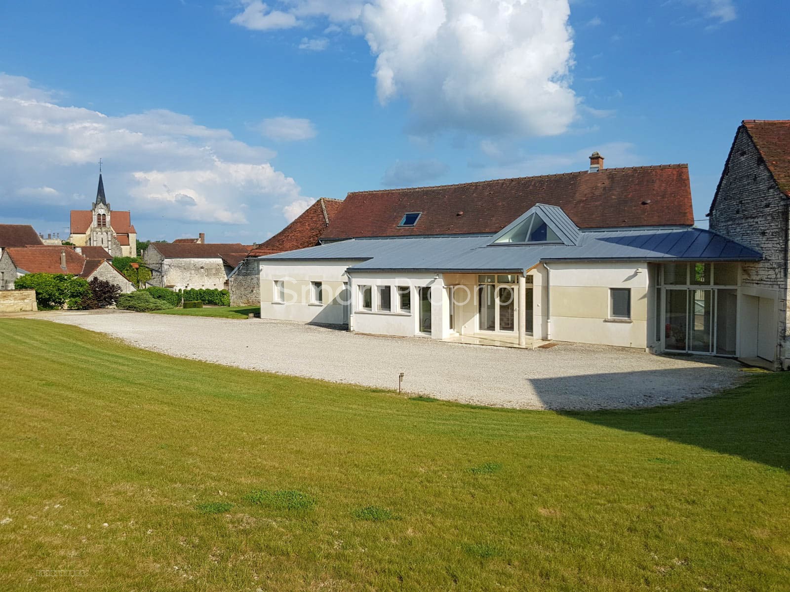Bien immobilier à vendre à Chablis, 267 m², 12 pièces – photo 2 sur 20