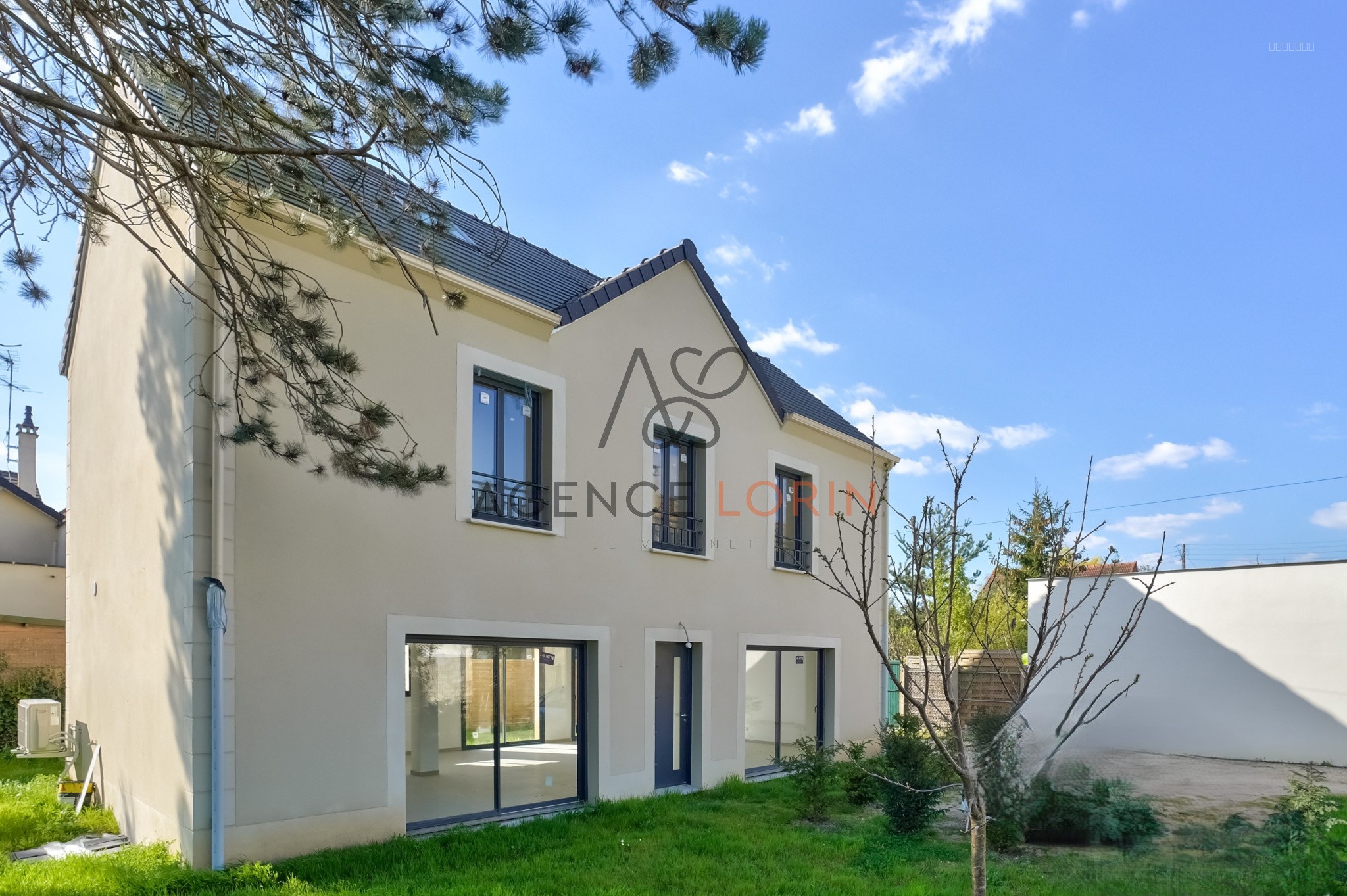 Maison à vendre à Chatou, 49 m², 6 pièces – photo 1 sur 18