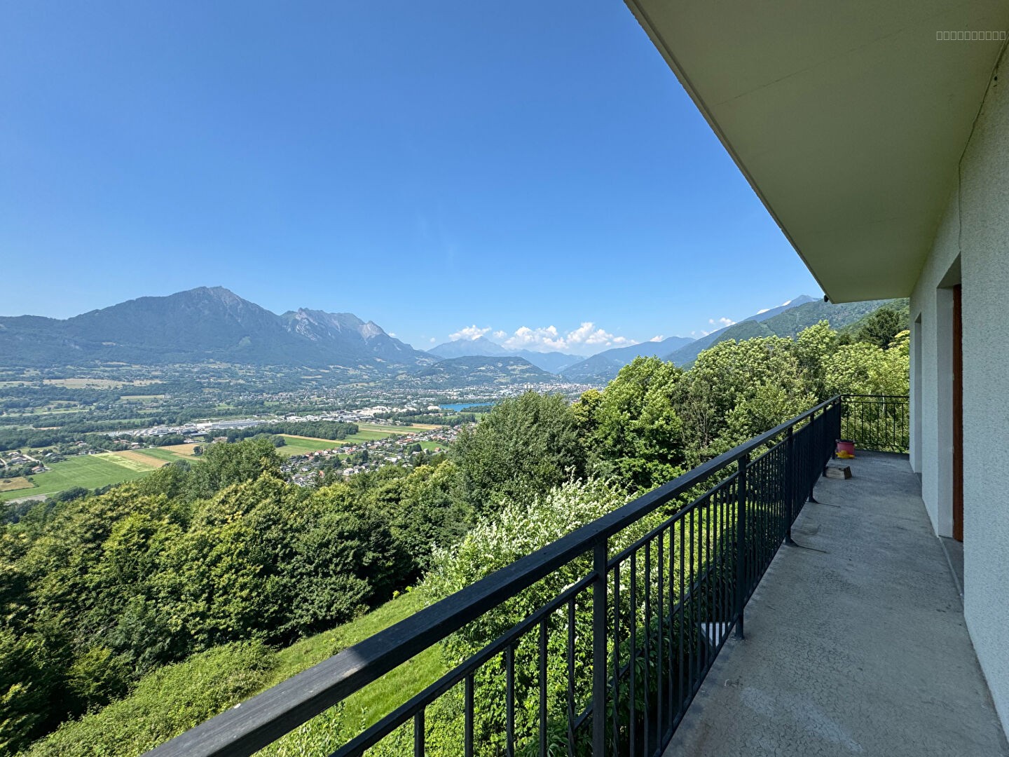 Immeuble à vendre à Monthion, 382 m², 12 pièces – photo 3 sur 16