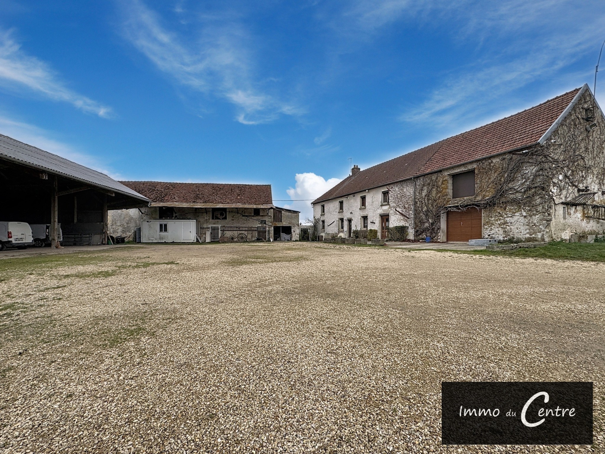 Maison à vendre à Montmirail, 29 m², 10 pièces – photo 1 sur 20