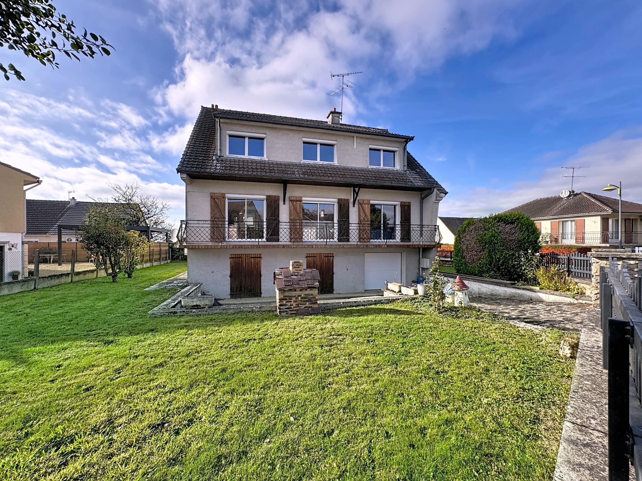 Maison à vendre à Montmirail, 93 m², 7 pièces – photo 1 sur 15