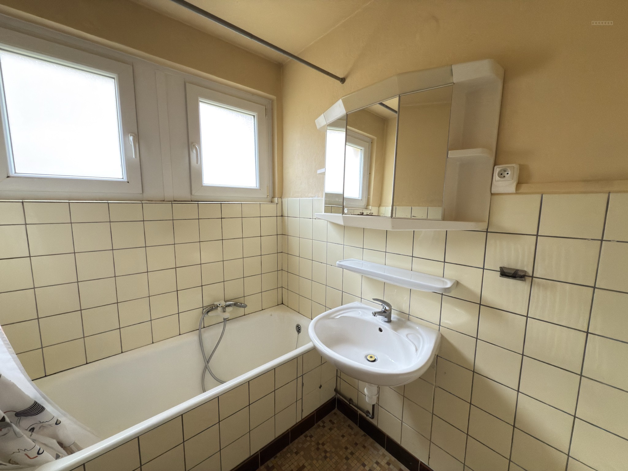 APPARTEMENT 5 PIECES 97 M2 — photo 9