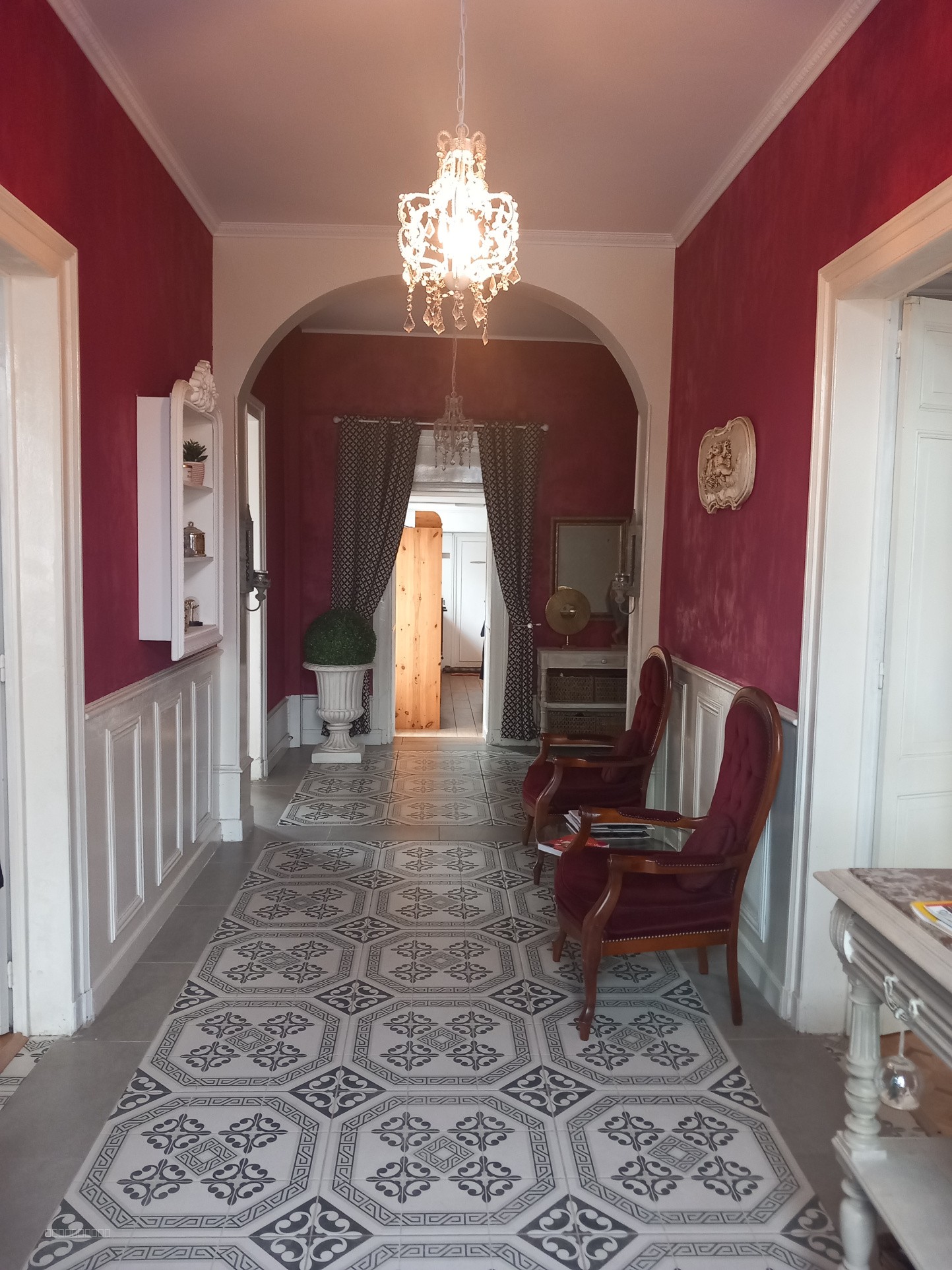 Maison à vendre à Corme royal, 277 m², 12 pièces – photo 2 sur 17
