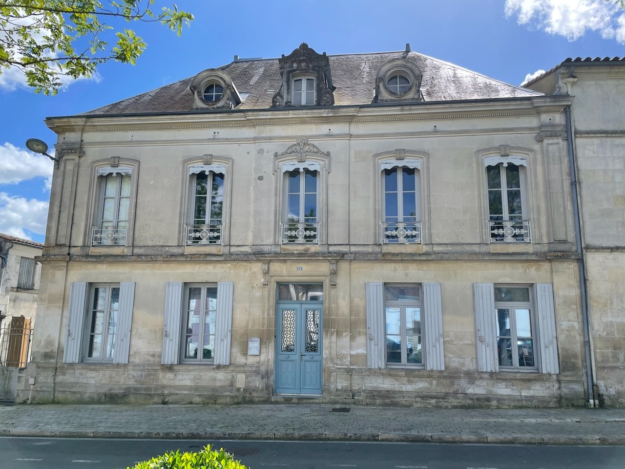 Maison à vendre à Corme royal, 277 m², 12 pièces – photo 1 sur 17