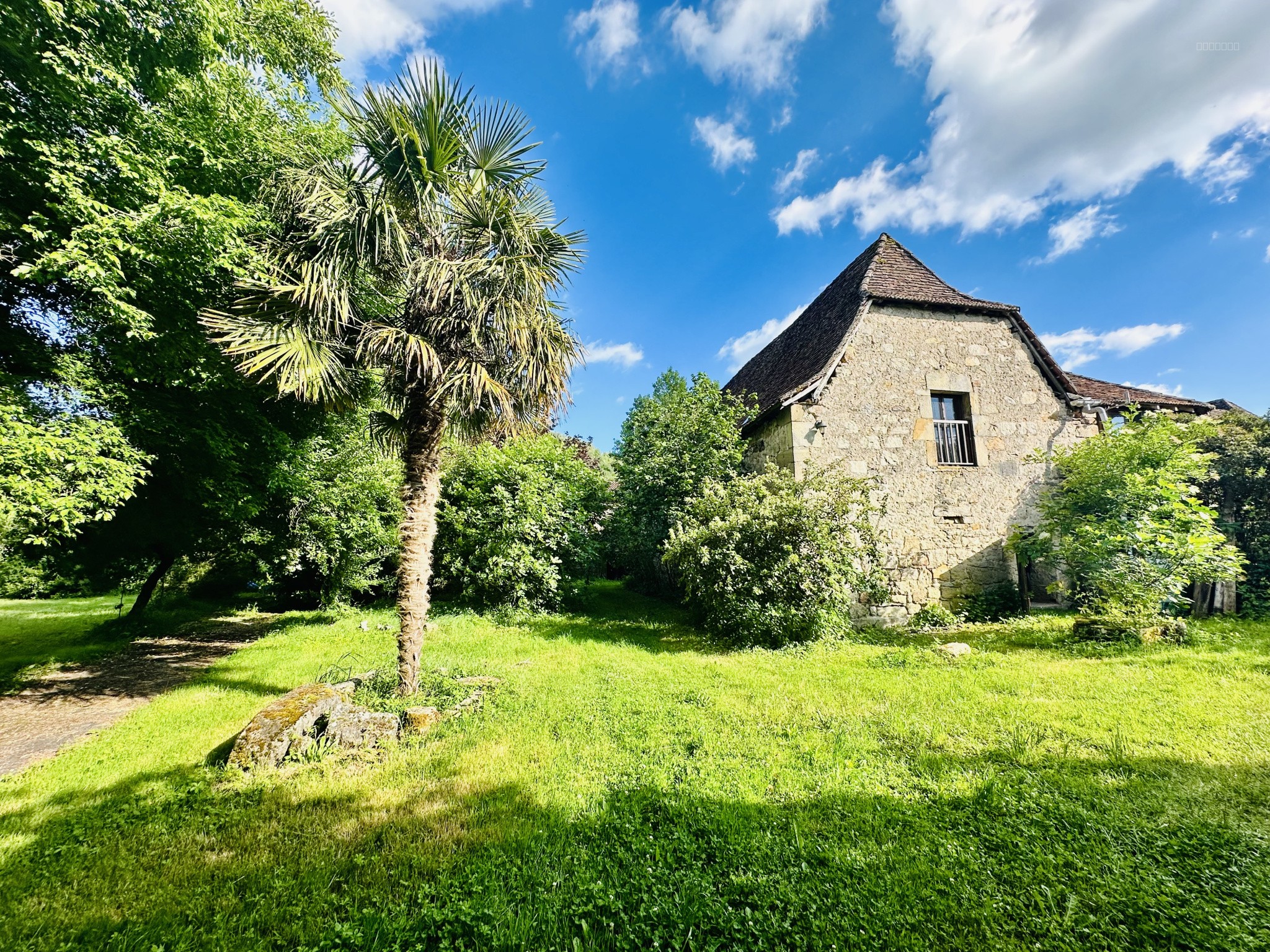 Bien immobilier à vendre à Faycelles, 68 m², 11 pièces – photo 1 sur 15