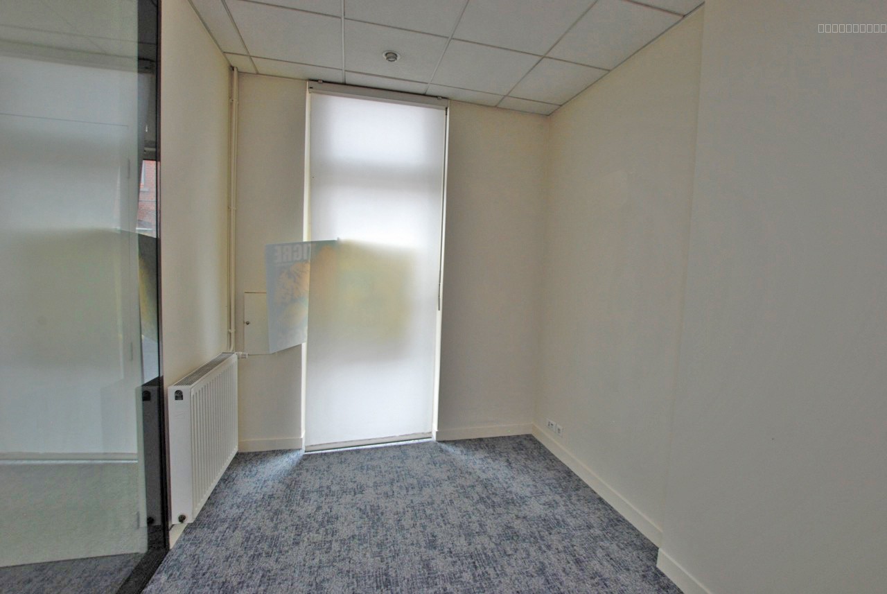 Bien immobilier à vendre à Jeumont, 1 000 m², 4 pièces – photo 3 sur 17