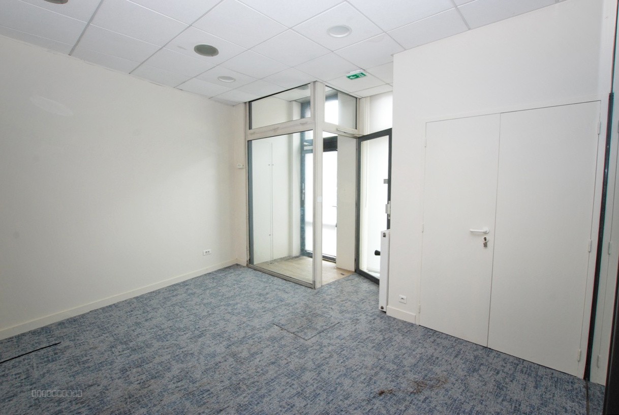 Bien immobilier à vendre à Jeumont, 1 000 m², 4 pièces – photo 2 sur 17