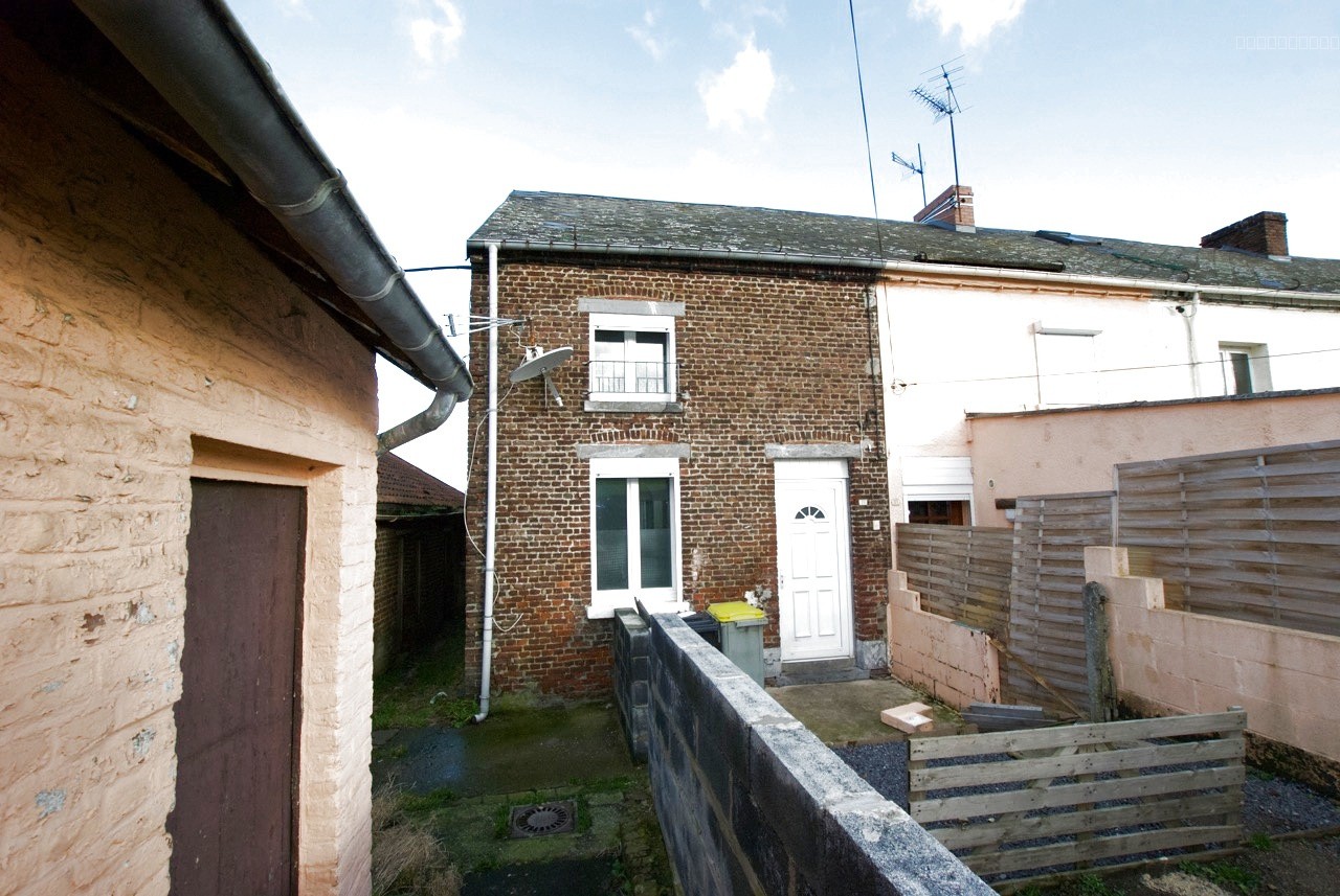 Maison à vendre à Recquignies, 800 m², 4 pièces – photo 1 sur 8