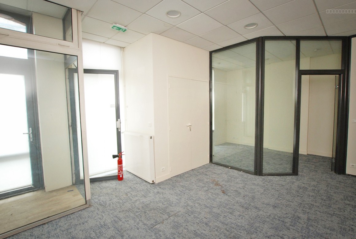 Bien immobilier à vendre à Jeumont, 1 000 m², 4 pièces – photo 1 sur 17