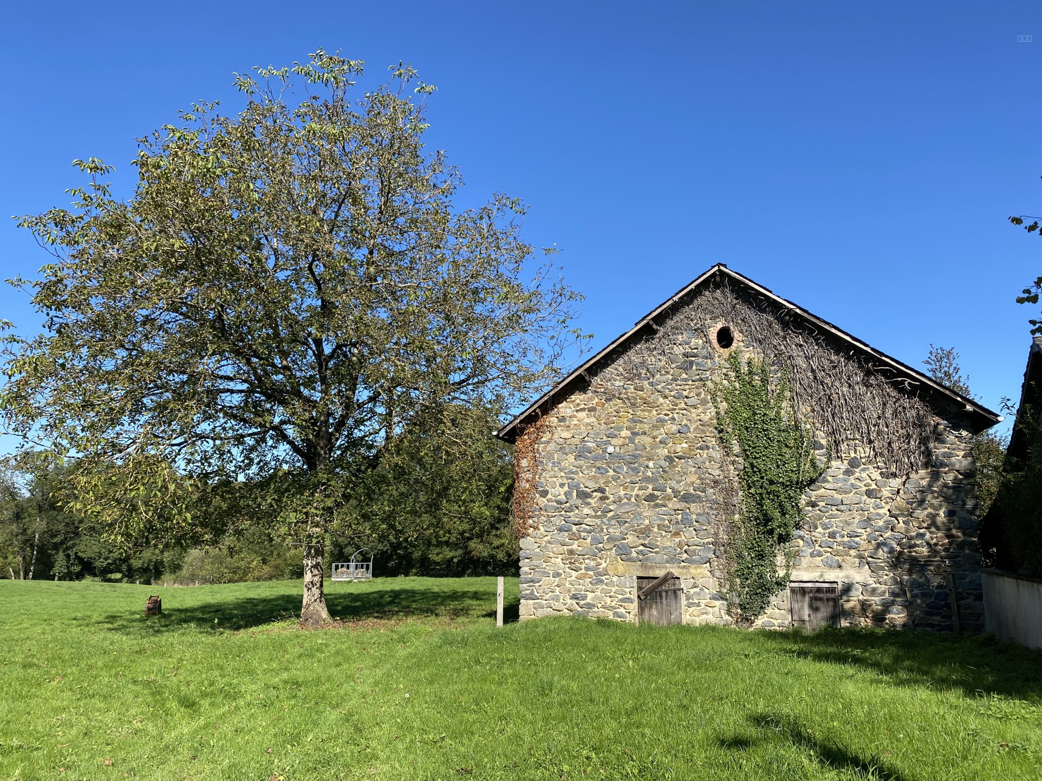 Bien immobilier à vendre à Lagrauliere, 5 097 m² – photo 1 sur 3