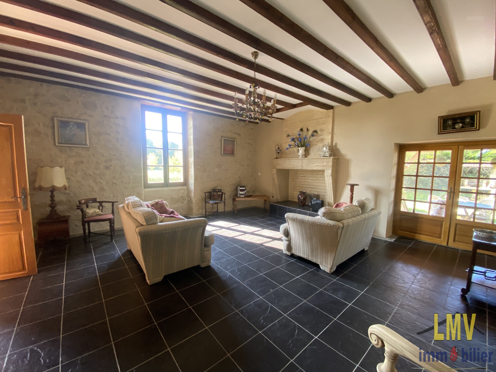 Maison à vendre à Bourdelles, 1 349 m², 7 pièces – photo 3 sur 10
