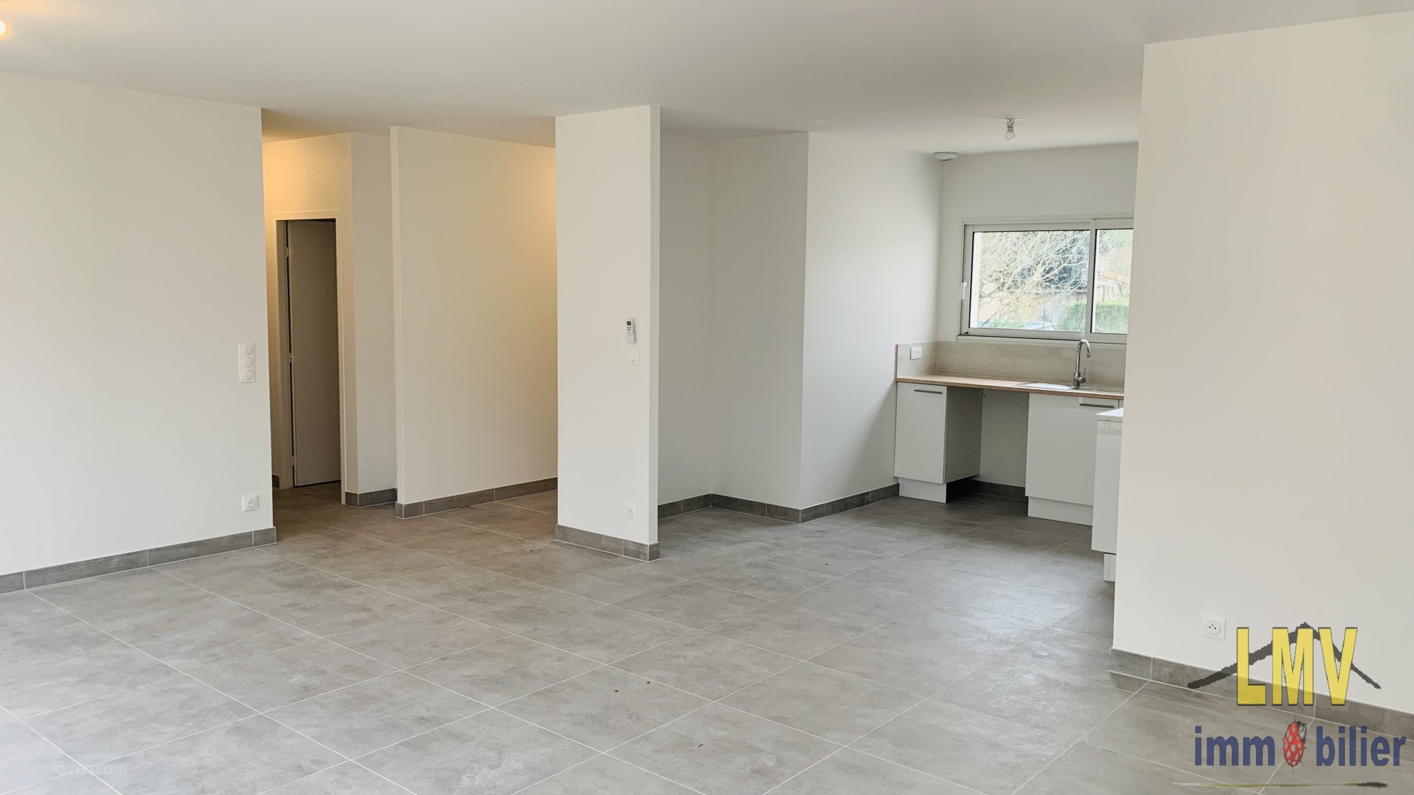 Maison à vendre à Ste colombe, 334 m², 4 pièces – photo 2 sur 11