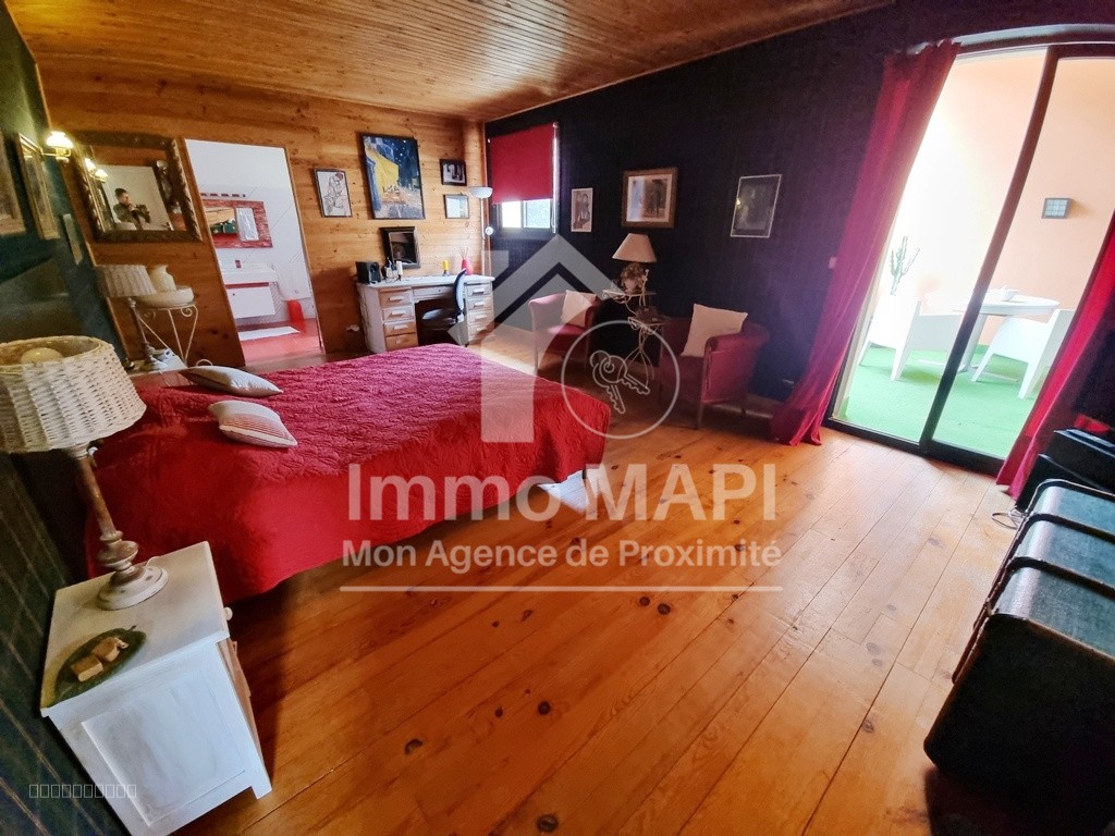 Magnifique maison d’architecte de 478 m2 dans un cadre privilégié et rare sur 1ha de terrain. — photo 10