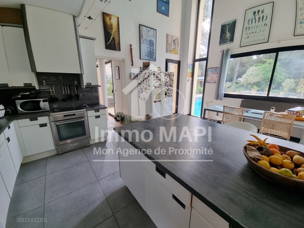Magnifique maison d’architecte de 478 m2 dans un cadre privilégié et rare sur 1ha de terrain. — photo 6