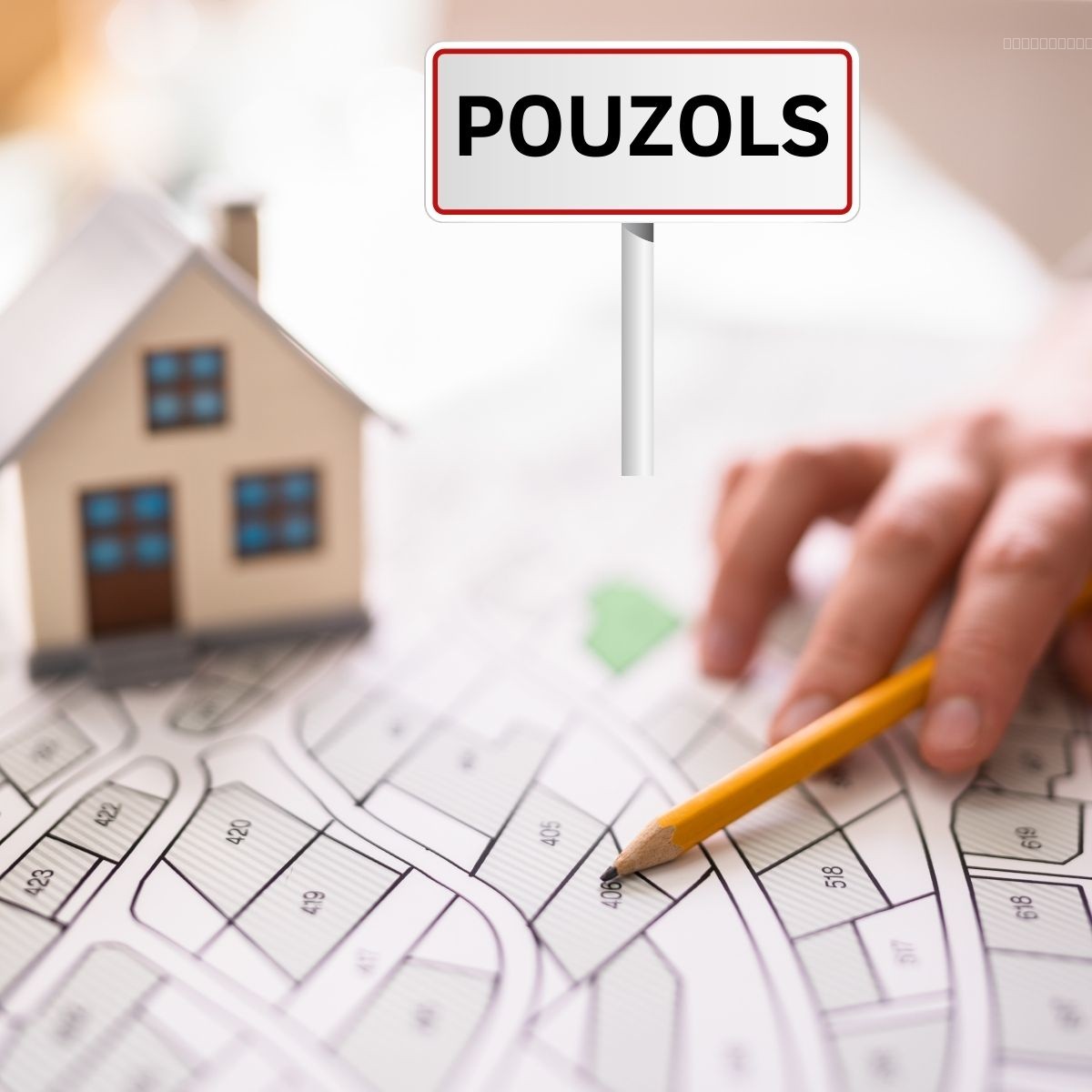 Bien immobilier à vendre à Pouzols, 500 m² – photo 1 sur 2