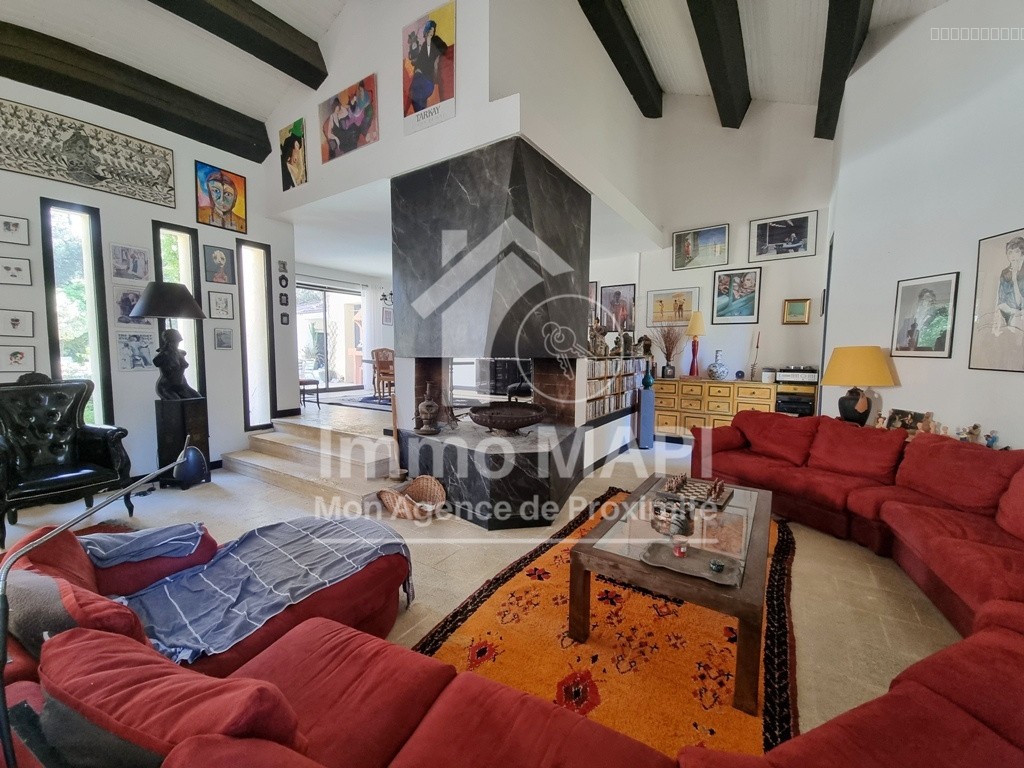 Magnifique maison d’architecte de 478 m2 dans un cadre privilégié et rare sur 1ha de terrain. — photo 3