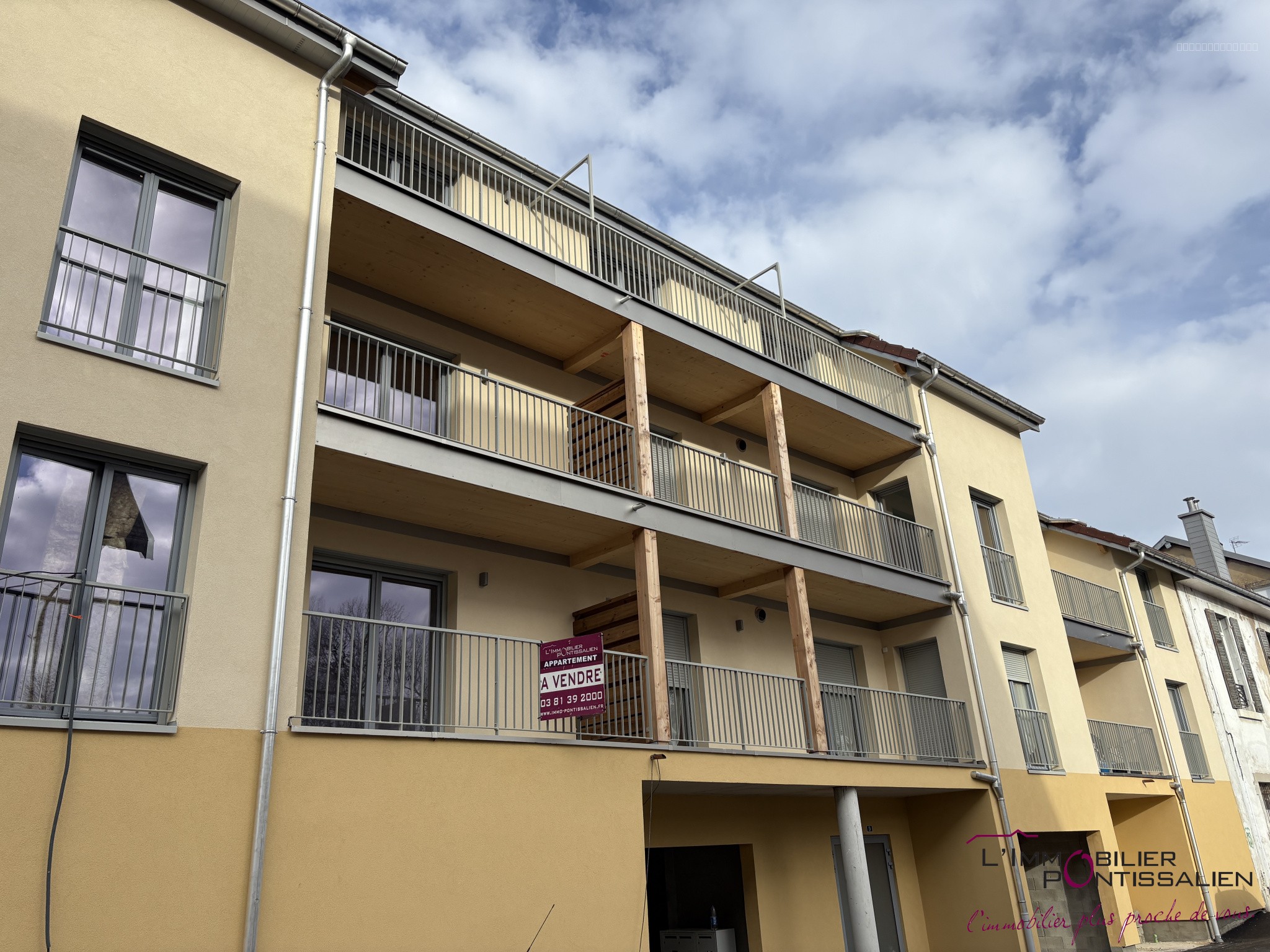 Appartement à vendre à Pontarlier, 1 094 m², 5 pièces – photo 1 sur 19
