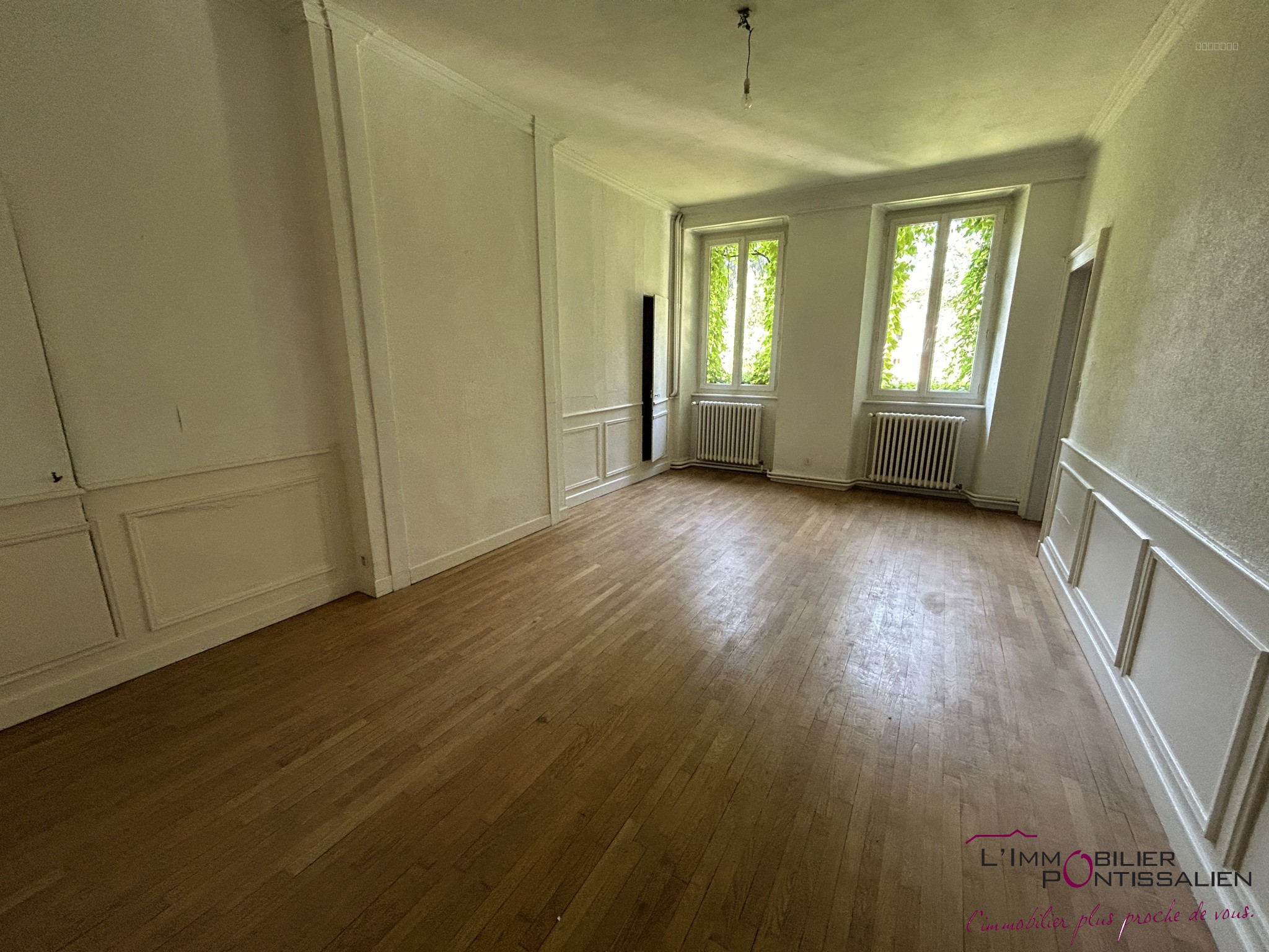 Appartement à vendre à Pontarlier, 1 200 m², 3 pièces – photo 1 sur 8
