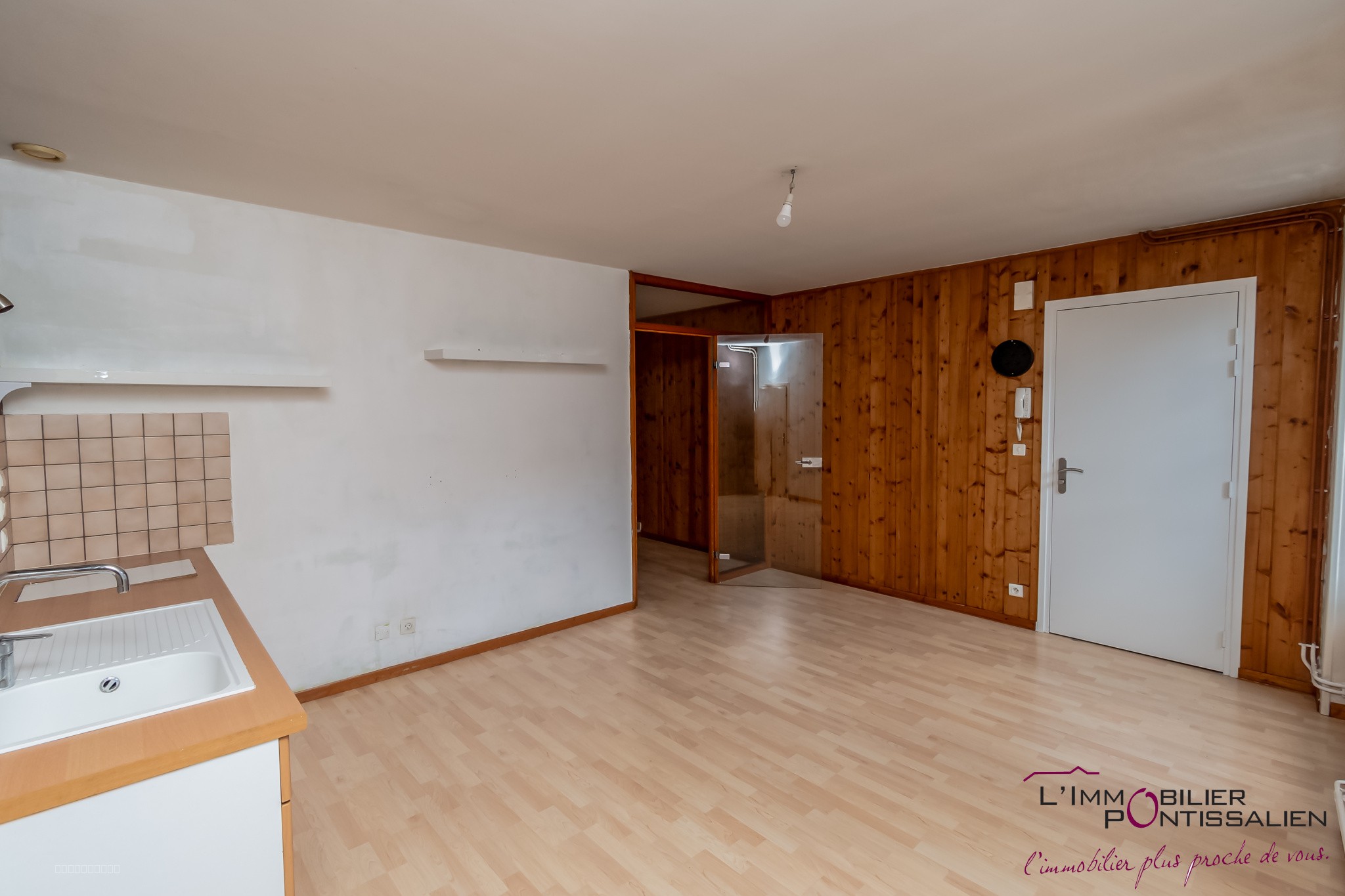 PONTARLIER - CENTRE VILLE - APPARTEMENT DUPLEX T2 — photo 6