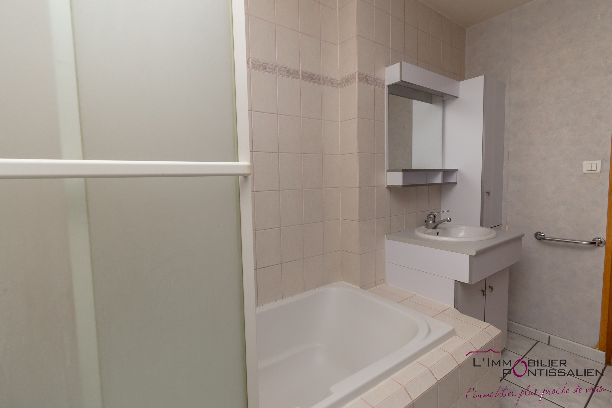 PONTARLIER - CENTRE VILLE - APPARTEMENT DUPLEX T2 — photo 15