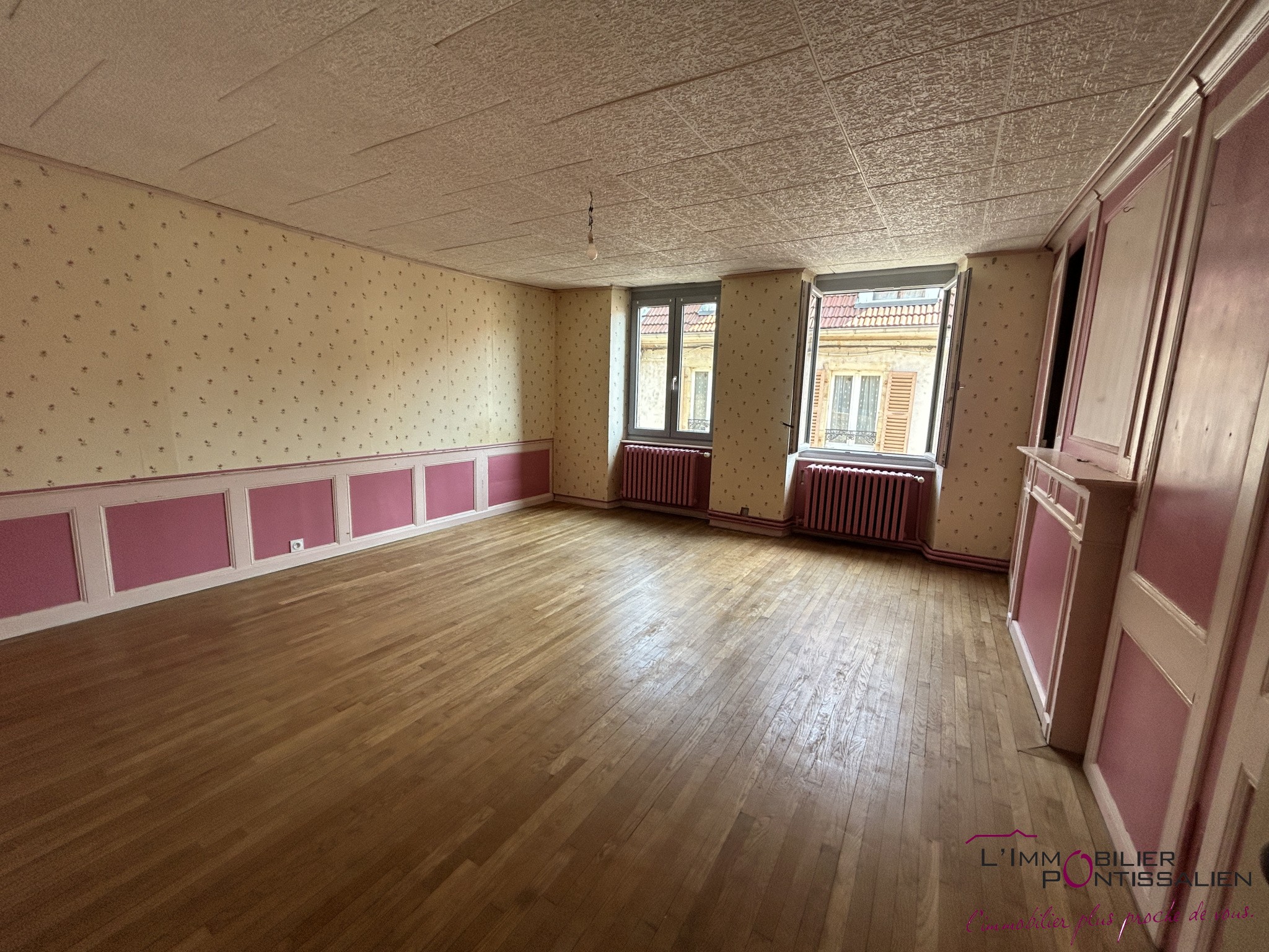 Appartement à vendre à Pontarlier, 535 m², 4 pièces – photo 1 sur 9