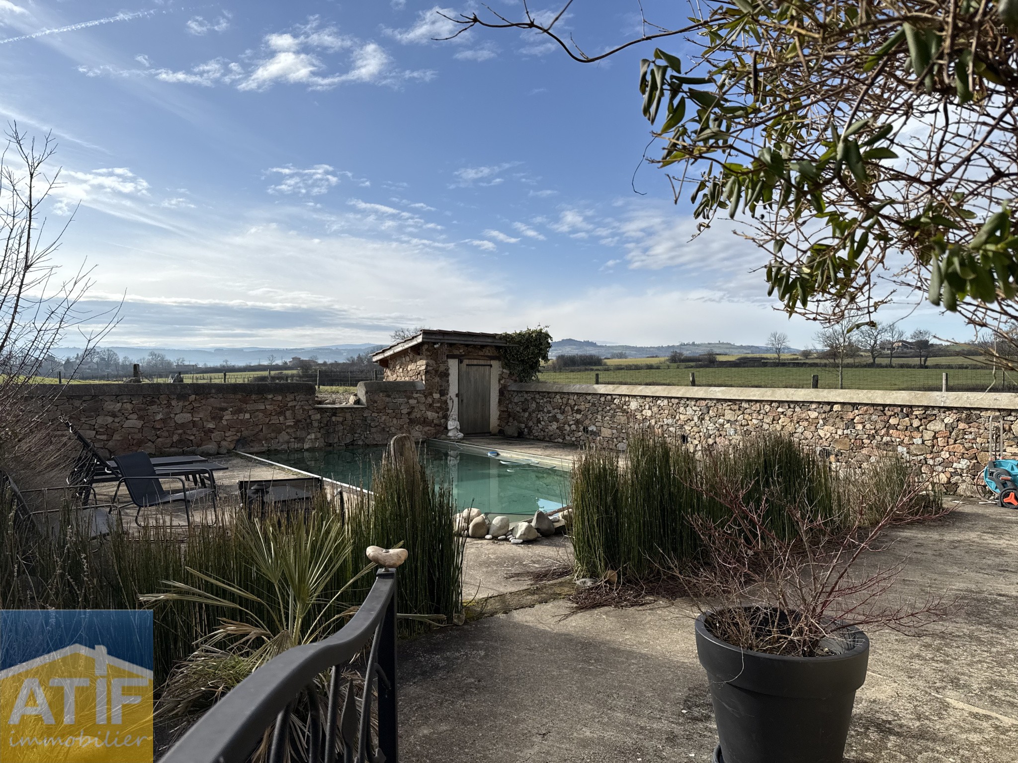 Bien immobilier à vendre à St julien d oddes, 420 m², 20 pièces – photo 3 sur 18