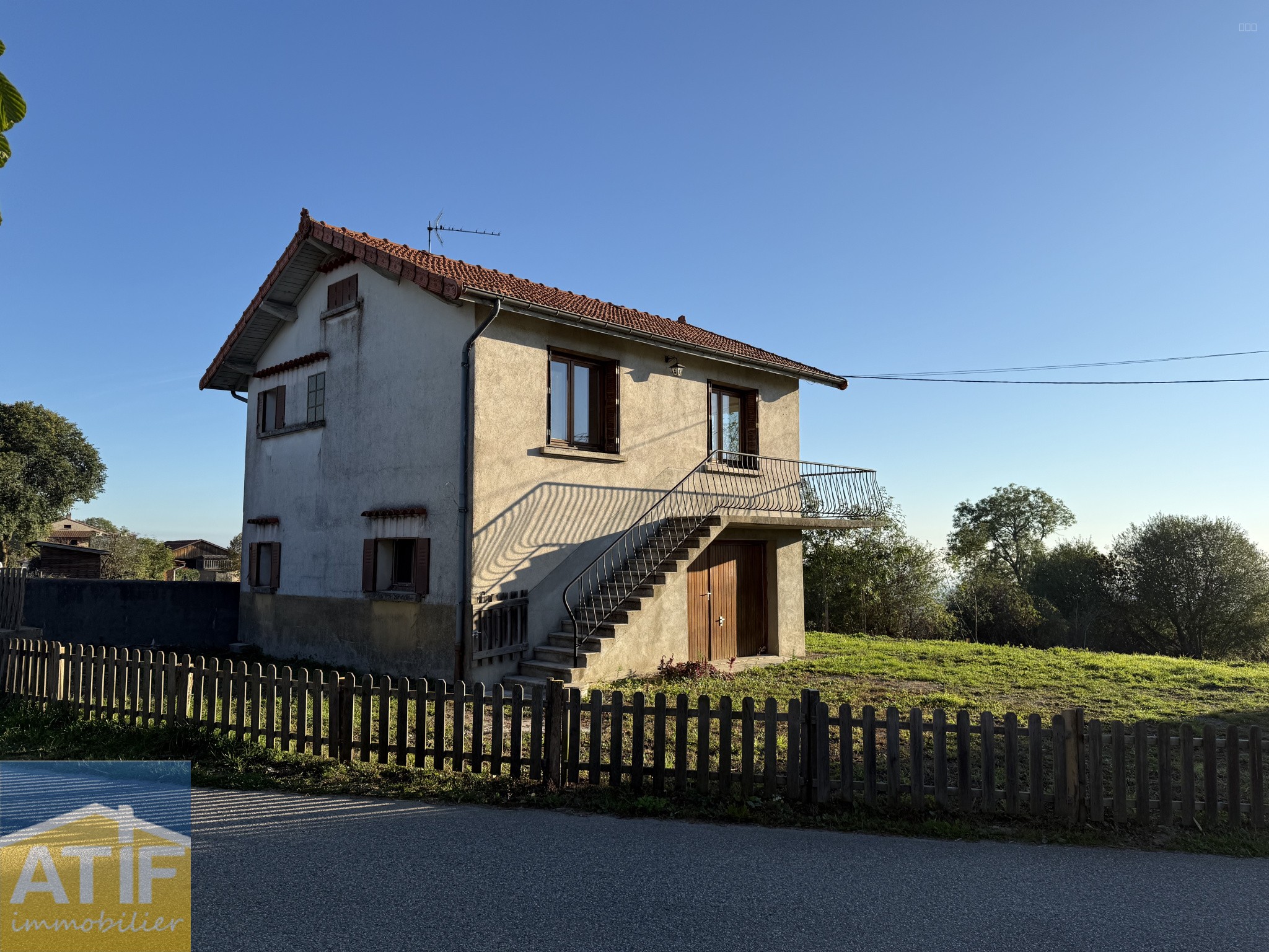 Maison à vendre à St martin la sauvete, 40 m², 2 pièces – photo 1 sur 11