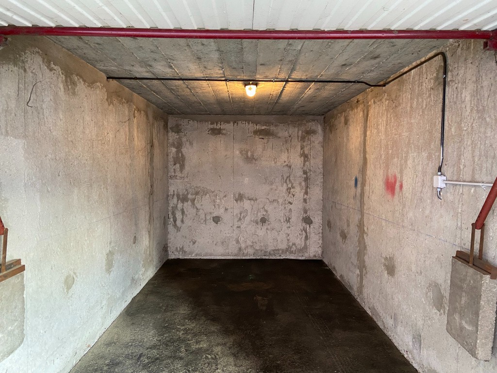 Garage à louer à Oullins, 1 200 m² – photo 3 sur 4