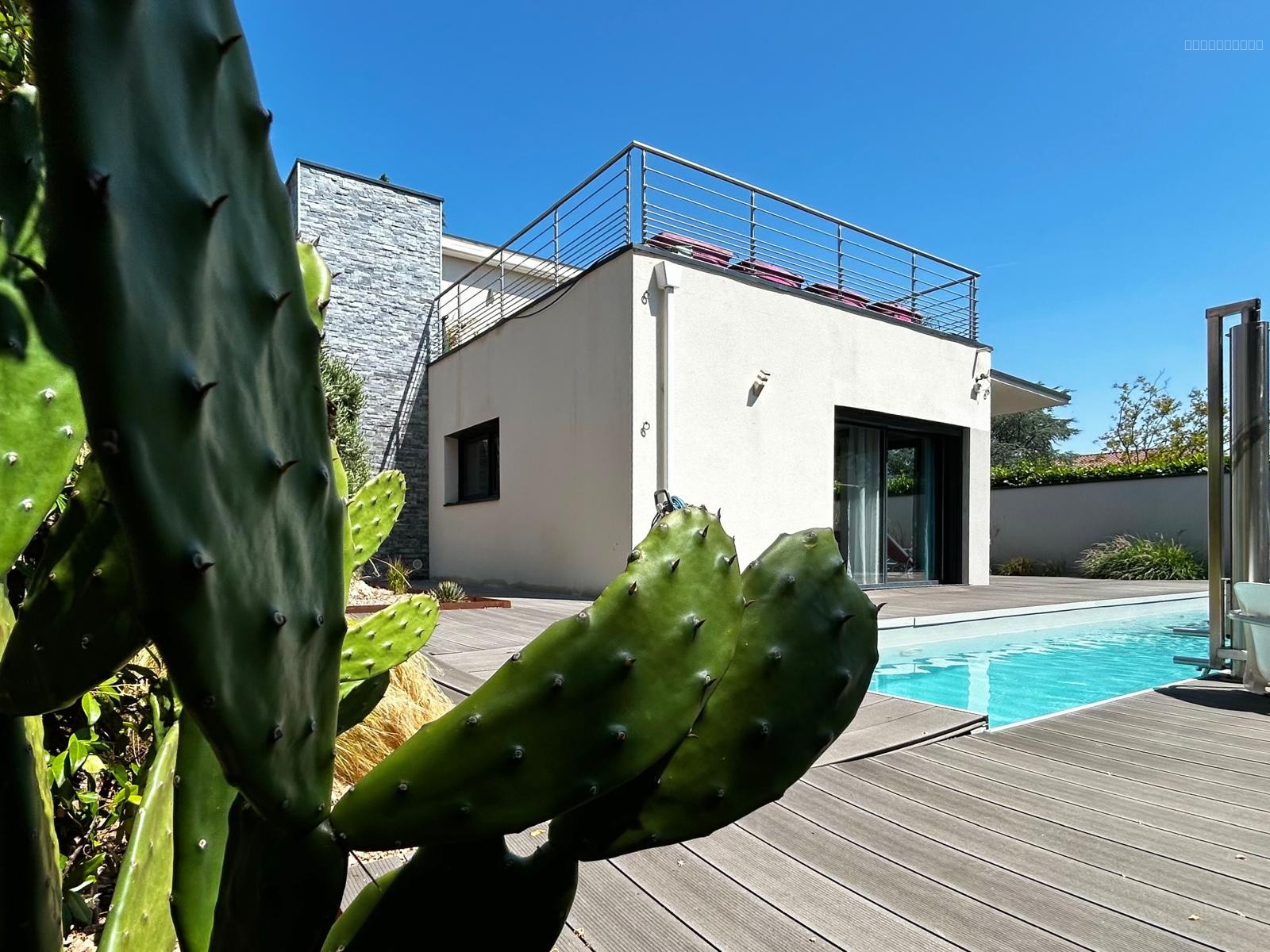 Maison à vendre à Meyzieu, 155 m², 5 pièces – photo 1 sur 17