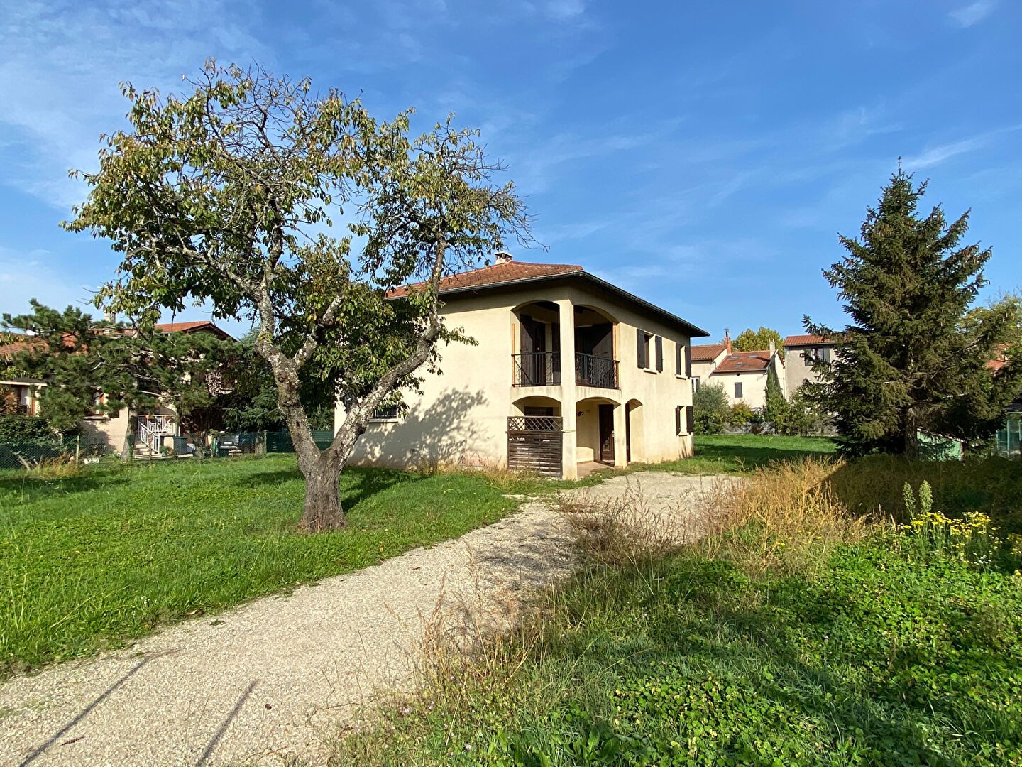 Maison à louer à Brignais, 1 100 m², 5 pièces – photo 2 sur 17