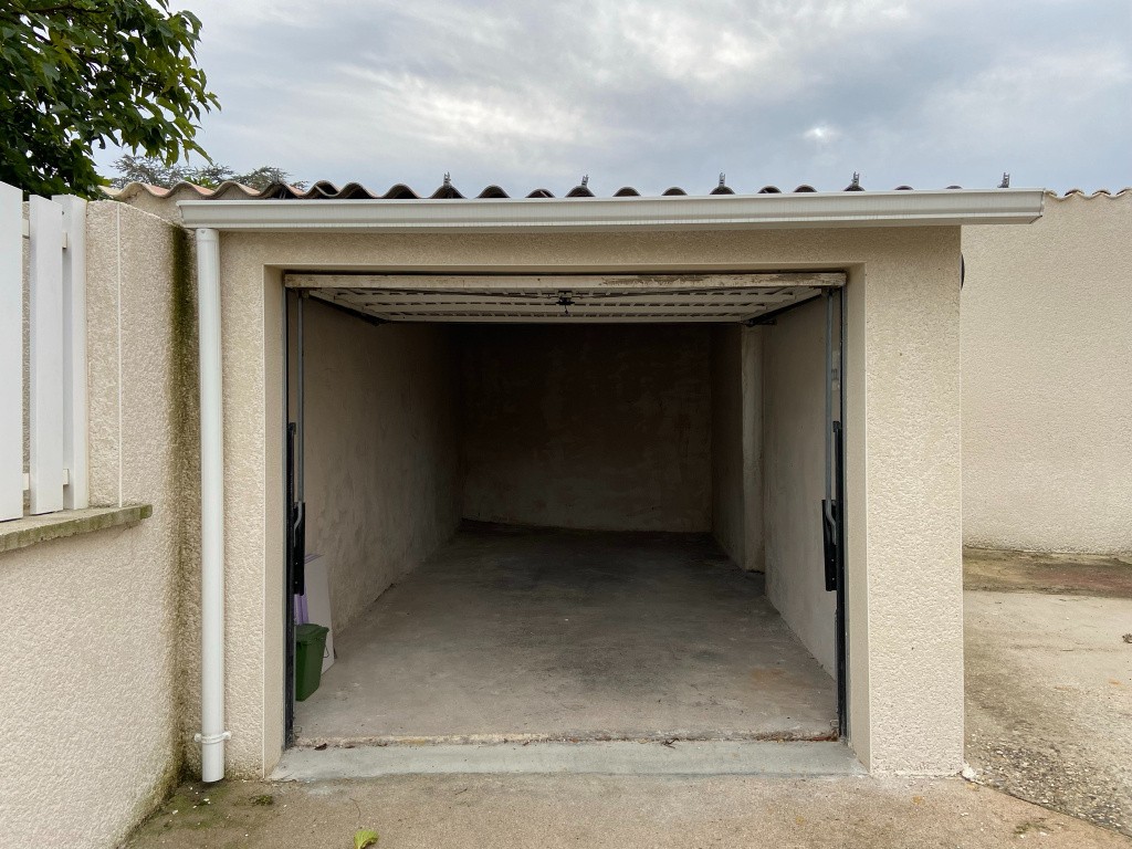 Maison entièrement rénovée avec jardin et garage — photo 14