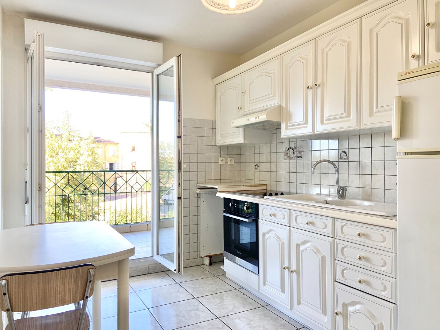 T2 TERRASSE + GARAGE + PARKING PRIVATIF DANS RESIDENCE DE STANDING A VOURLES — photo 8