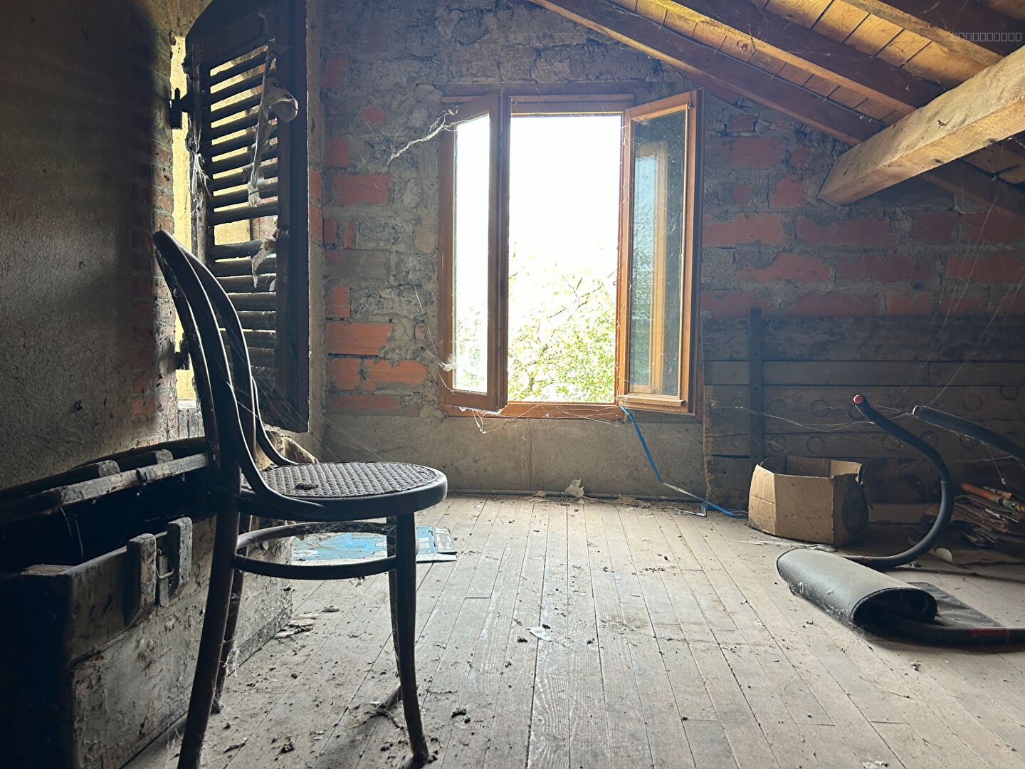 MAISON BRESSANNE AVEC ANNEXES SUR 3050 m2 DE TERRAIN — photo 9