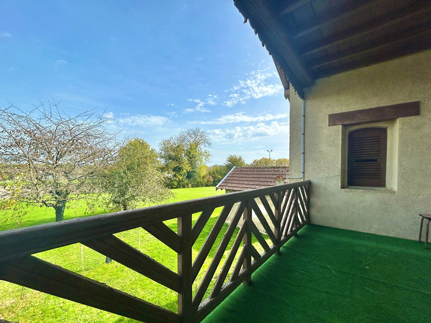 MAISON BRESSANNE AVEC ANNEXES SUR 3050 m2 DE TERRAIN — photo 4
