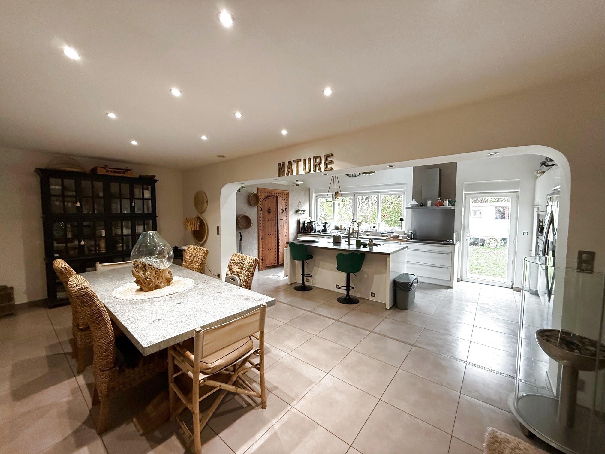 Maison à vendre à Chambly, 227 m², 7 pièces – photo 1 sur 14