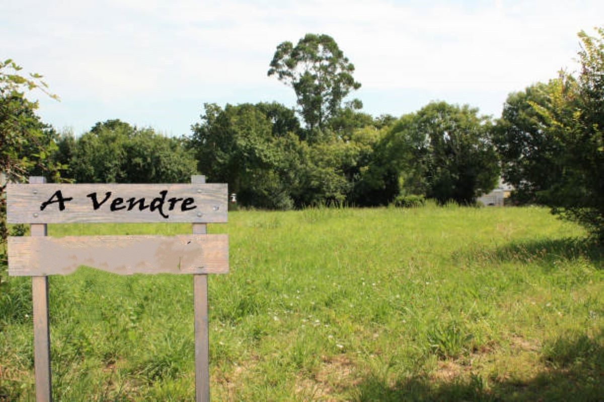 Bien immobilier à vendre à Puget sur argens, 5 629 m² – photo 1 sur 2