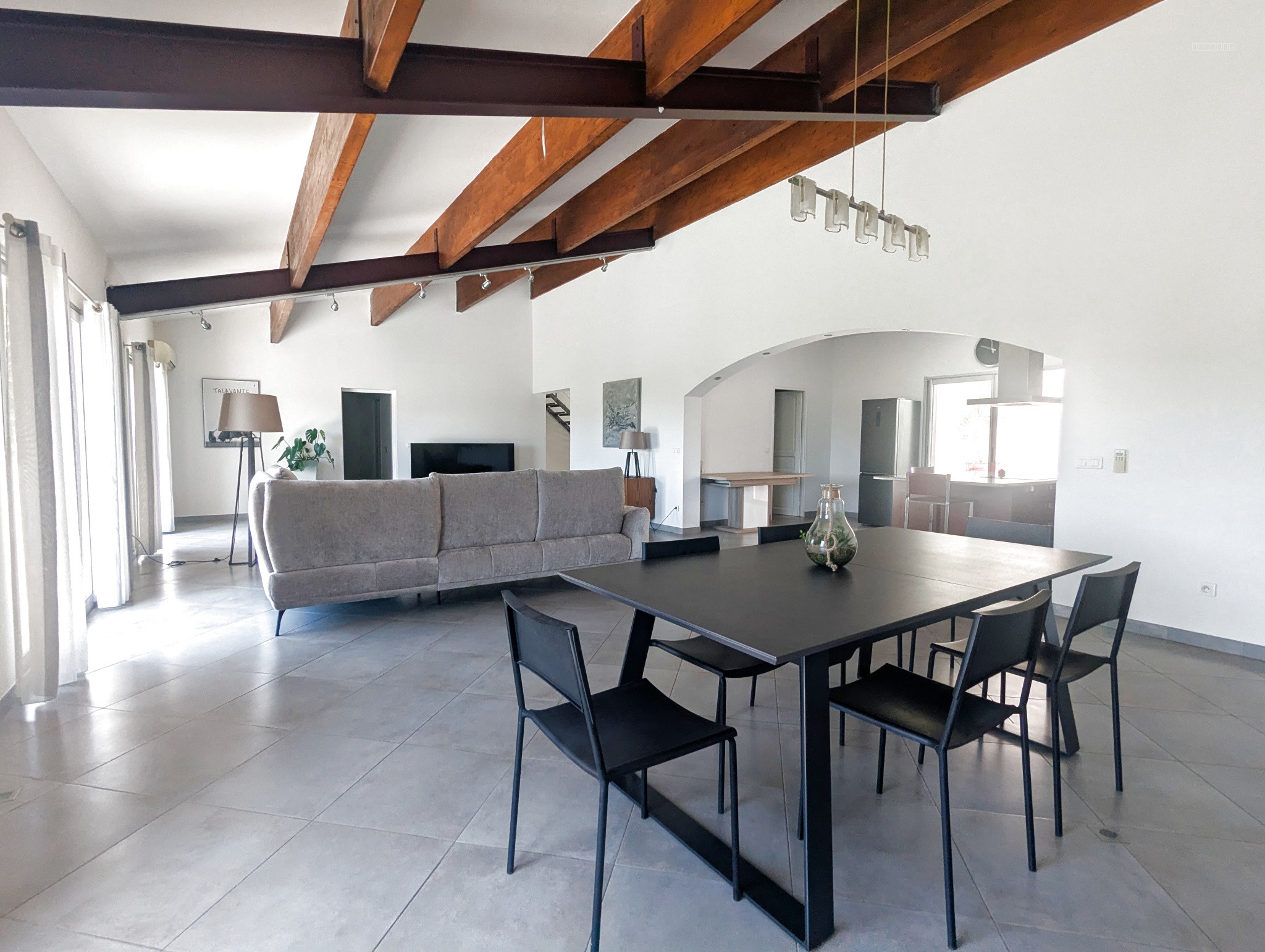 Maison à vendre à Arles, 170 m², 5 pièces – photo 1 sur 9