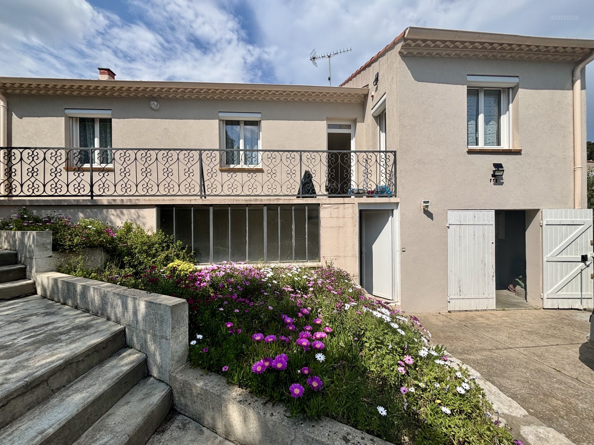 Villa à vendre à Nimes, 104 m², 4 pièces – photo 1 sur 17