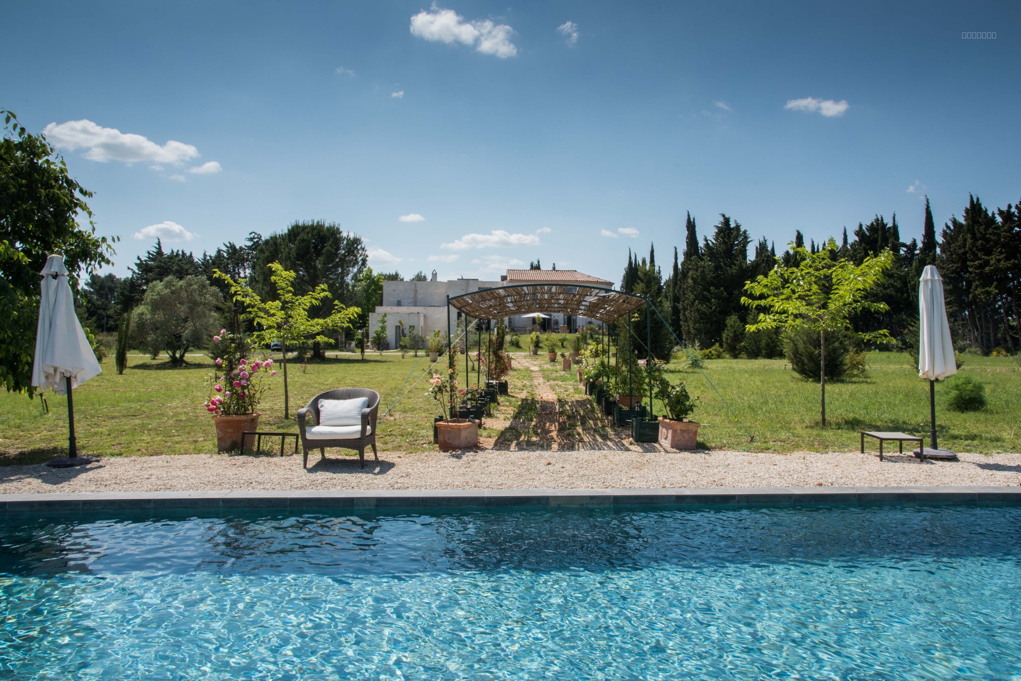 Villa à vendre à Arles, 560 m², 10 pièces – photo 1 sur 20