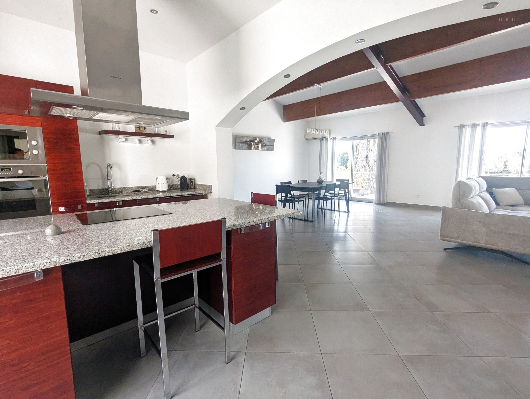 Maison à vendre à Arles, 170 m², 5 pièces – photo 3 sur 9