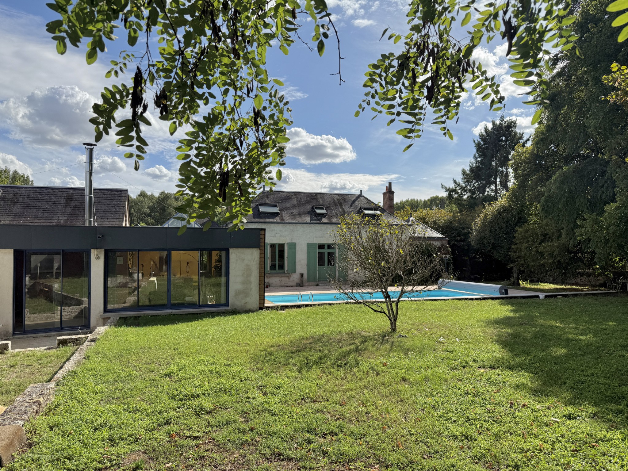 Maison de charme avec dépendance, 245 m2 habitables, terrain de 3897 m2 et quadruple garage   Artannes-sur-Ind — photo 14