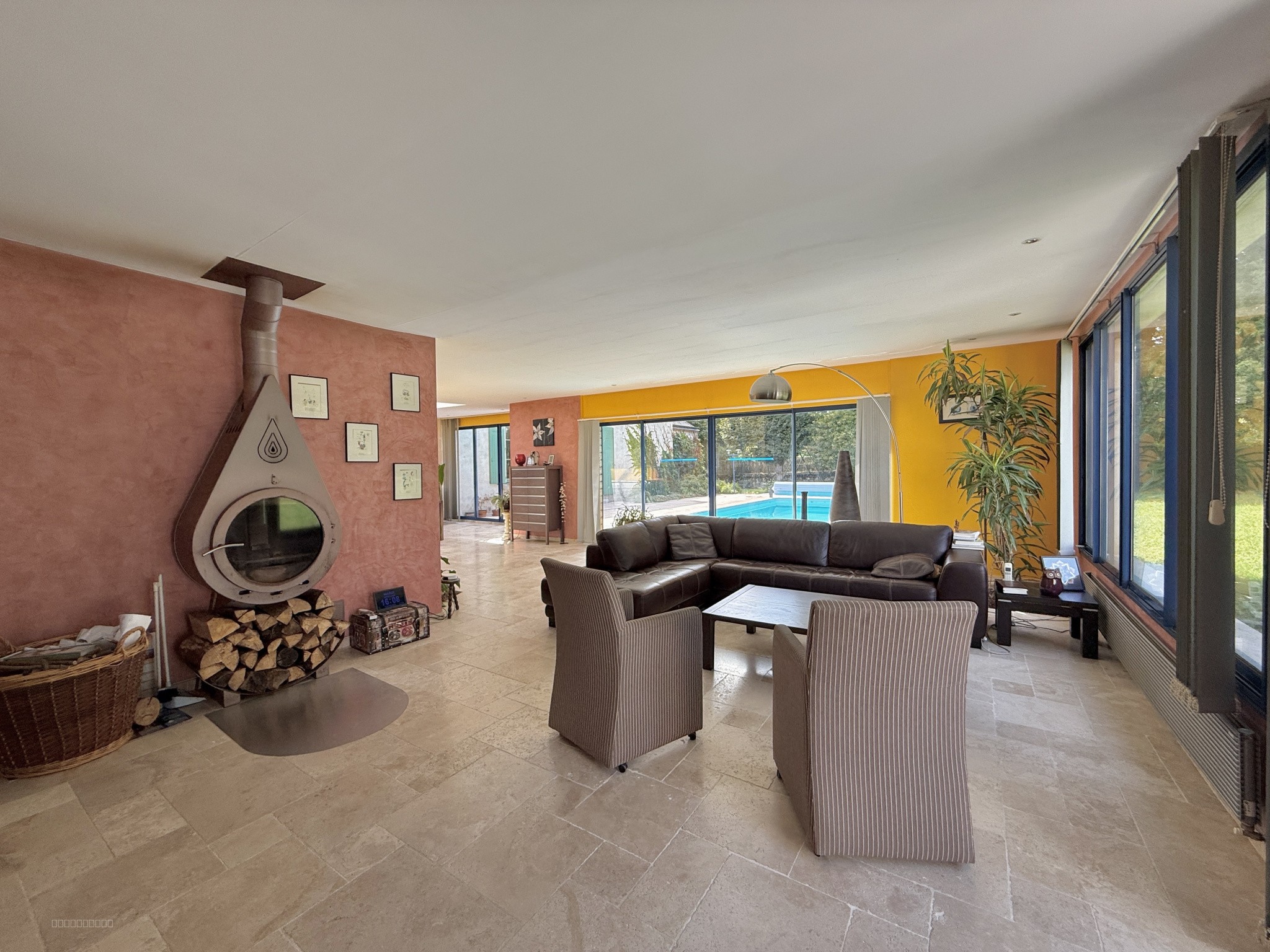 Maison de charme avec dépendance, 245 m2 habitables, terrain de 3897 m2 et quadruple garage   Artannes-sur-Ind — photo 4