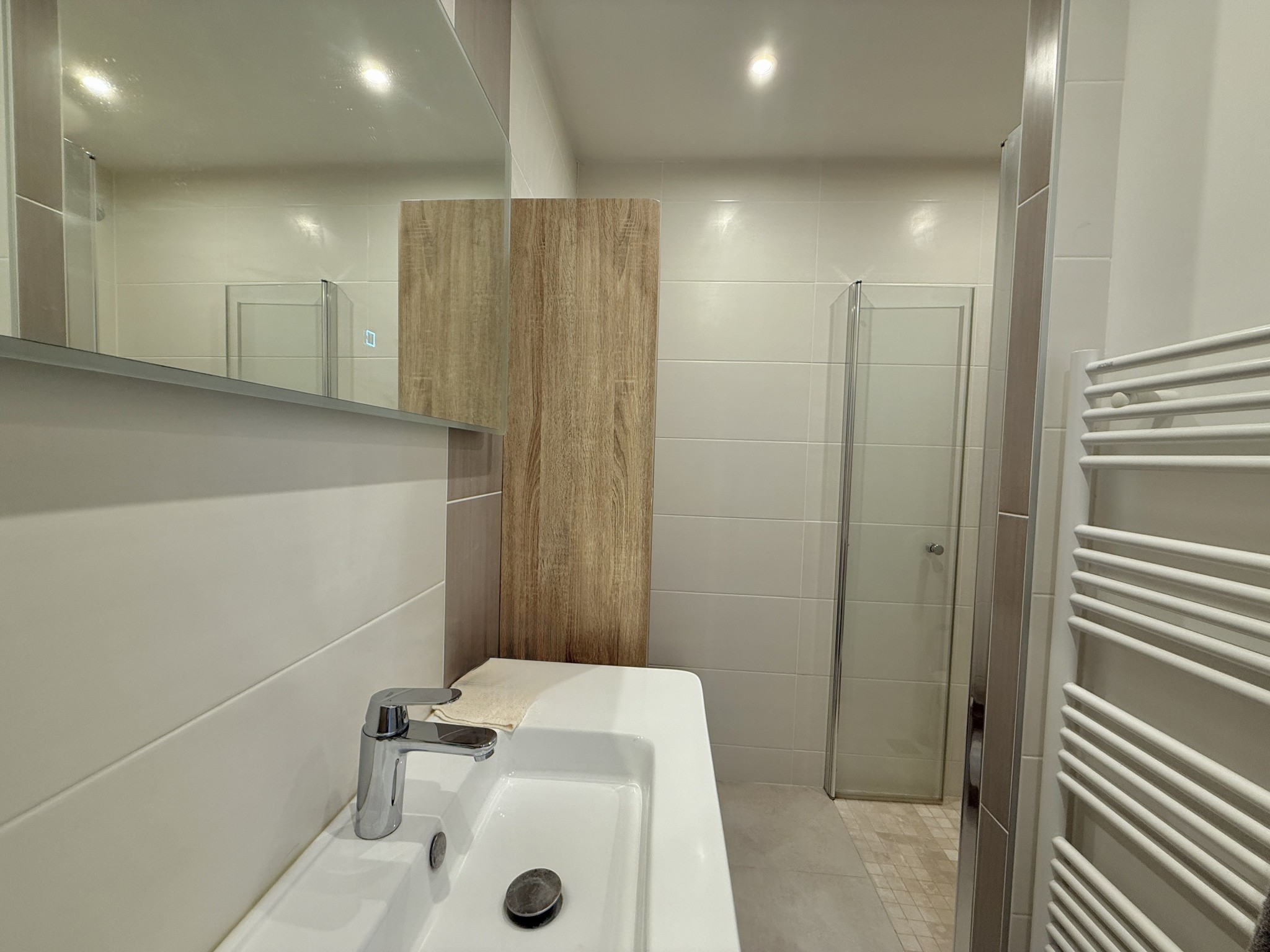 Maison de charme avec dépendance, 245 m2 habitables, terrain de 3897 m2 et quadruple garage   Artannes-sur-Ind — photo 9