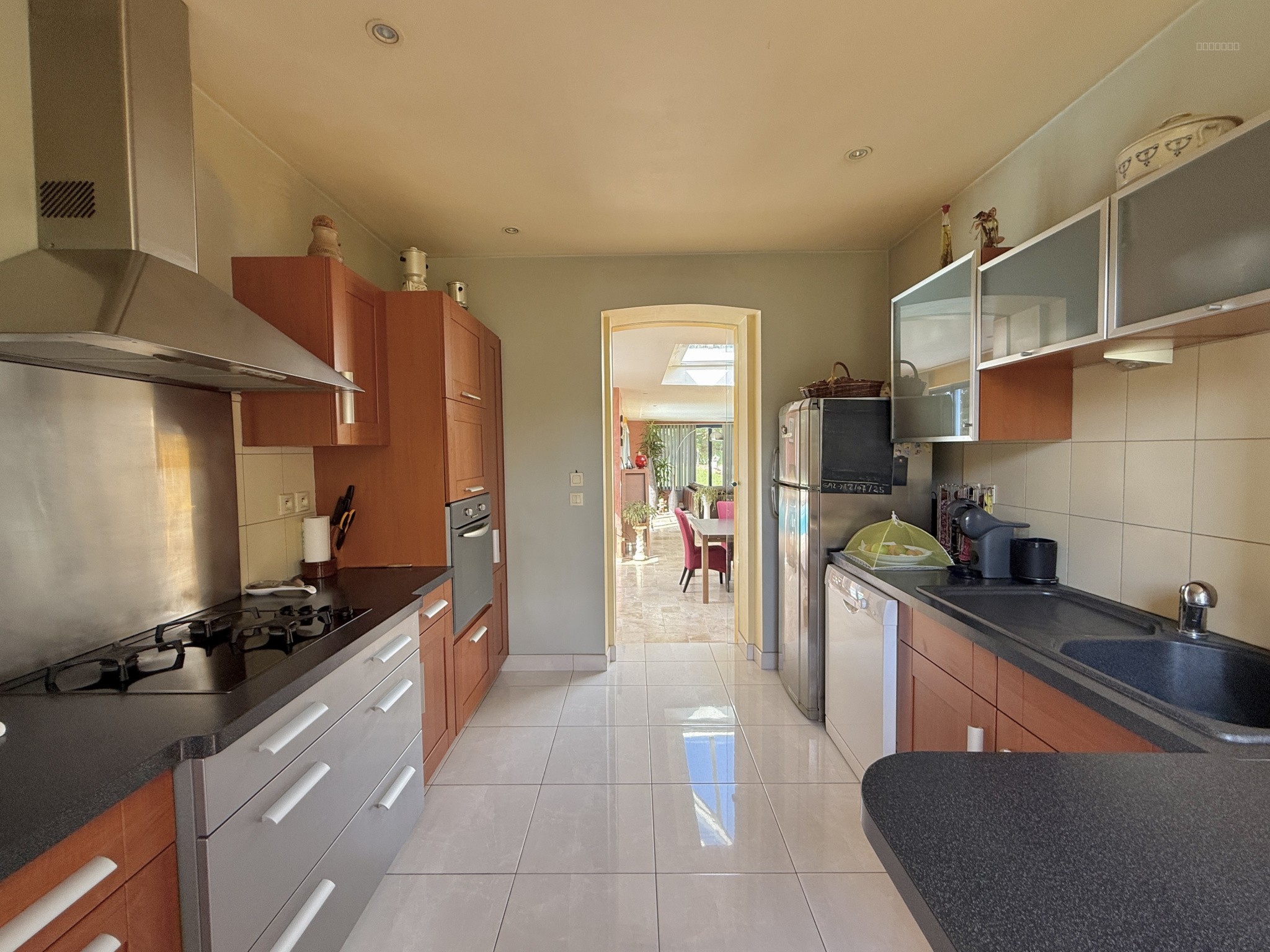 Maison de charme avec dépendance, 245 m2 habitables, terrain de 3897 m2 et quadruple garage   Artannes-sur-Ind — photo 7