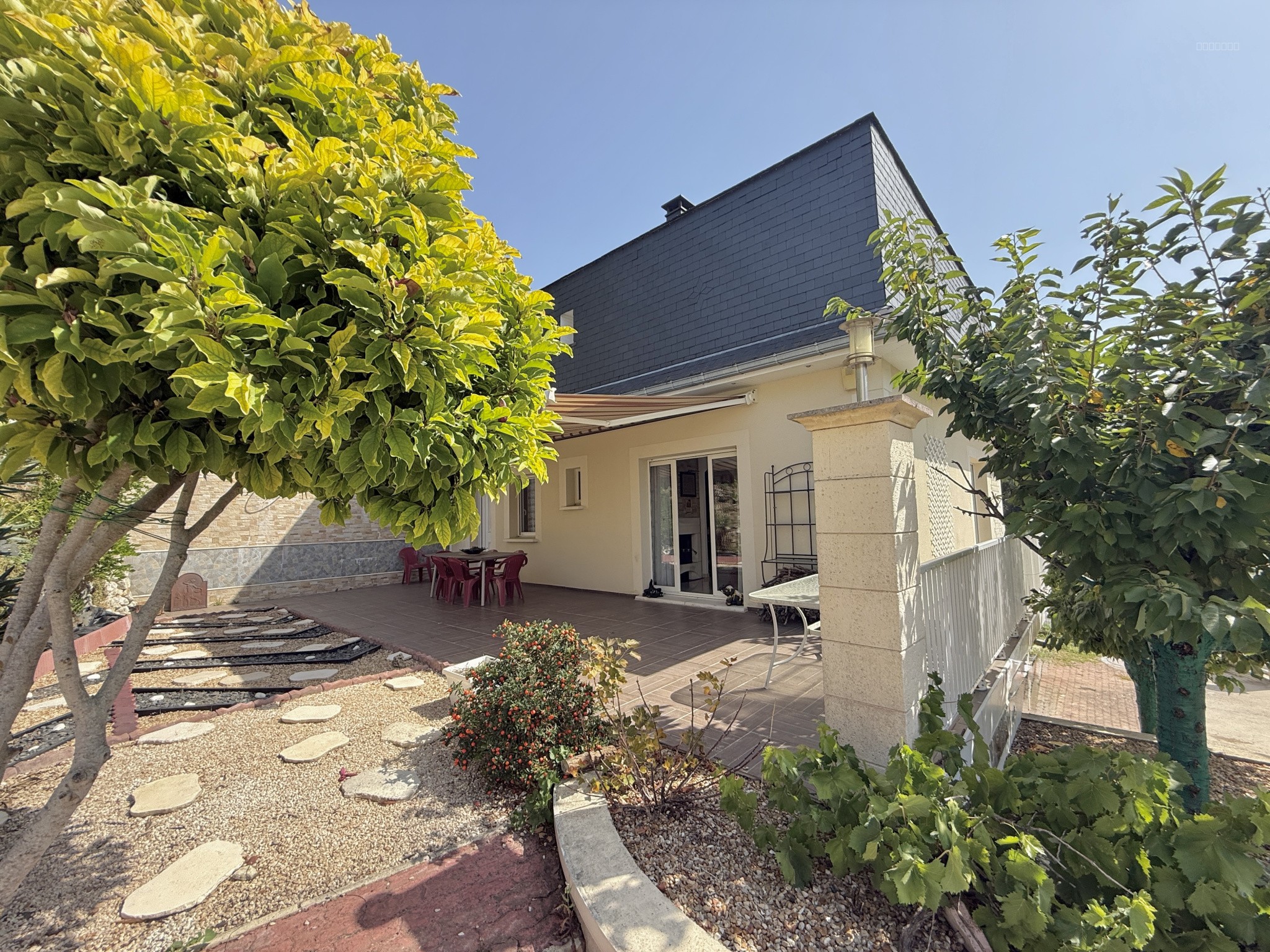 Maison à vendre à Amboise, 36 m², 5 pièces – photo 1 sur 17