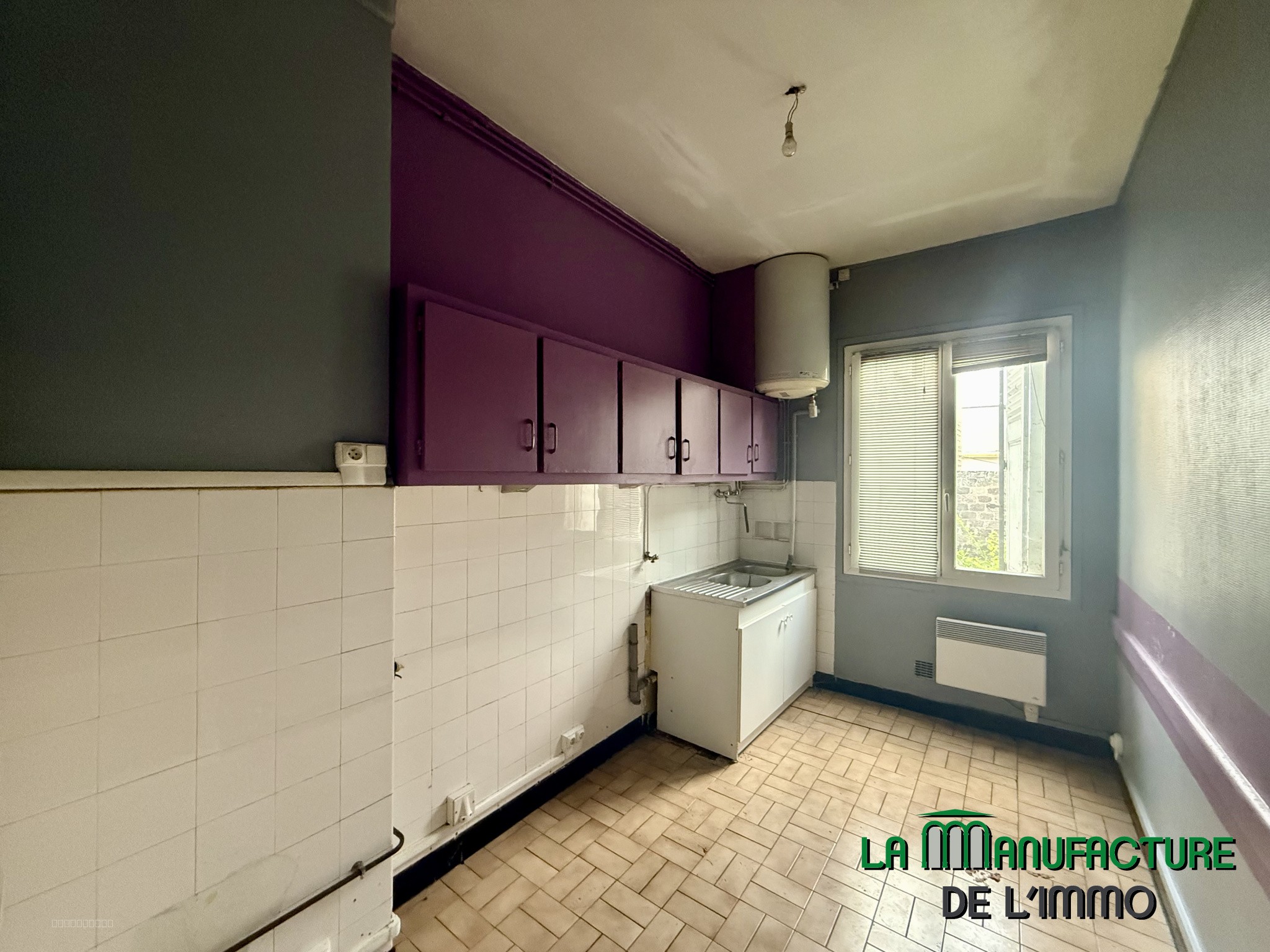 IDEAL INVESTISSEURS - IMMEUBLE DE RAPPORT DE 3 LOGEMENTS F2 / CHATEAUCREUX-PROX. CENTRE VILLE — photo 8
